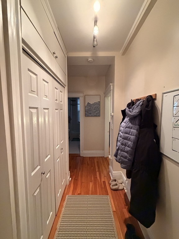 60 Queensberry Street # 1