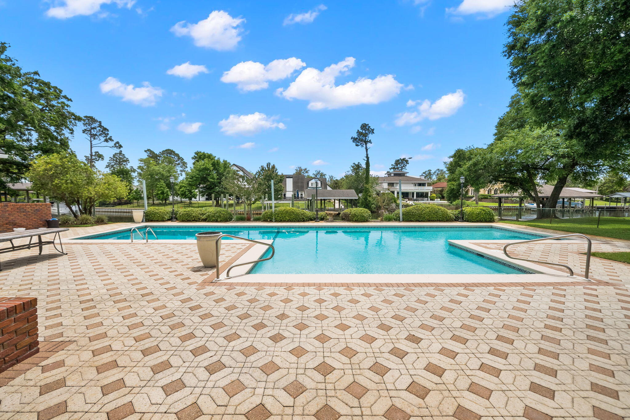 2806 Canal Drive