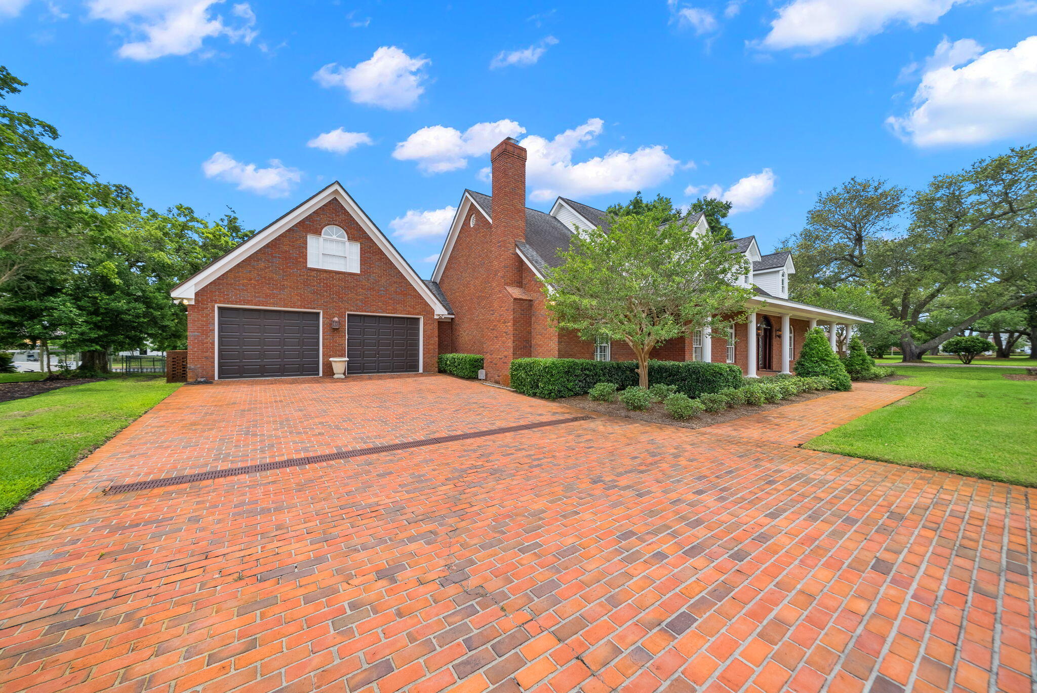 2806 Canal Drive