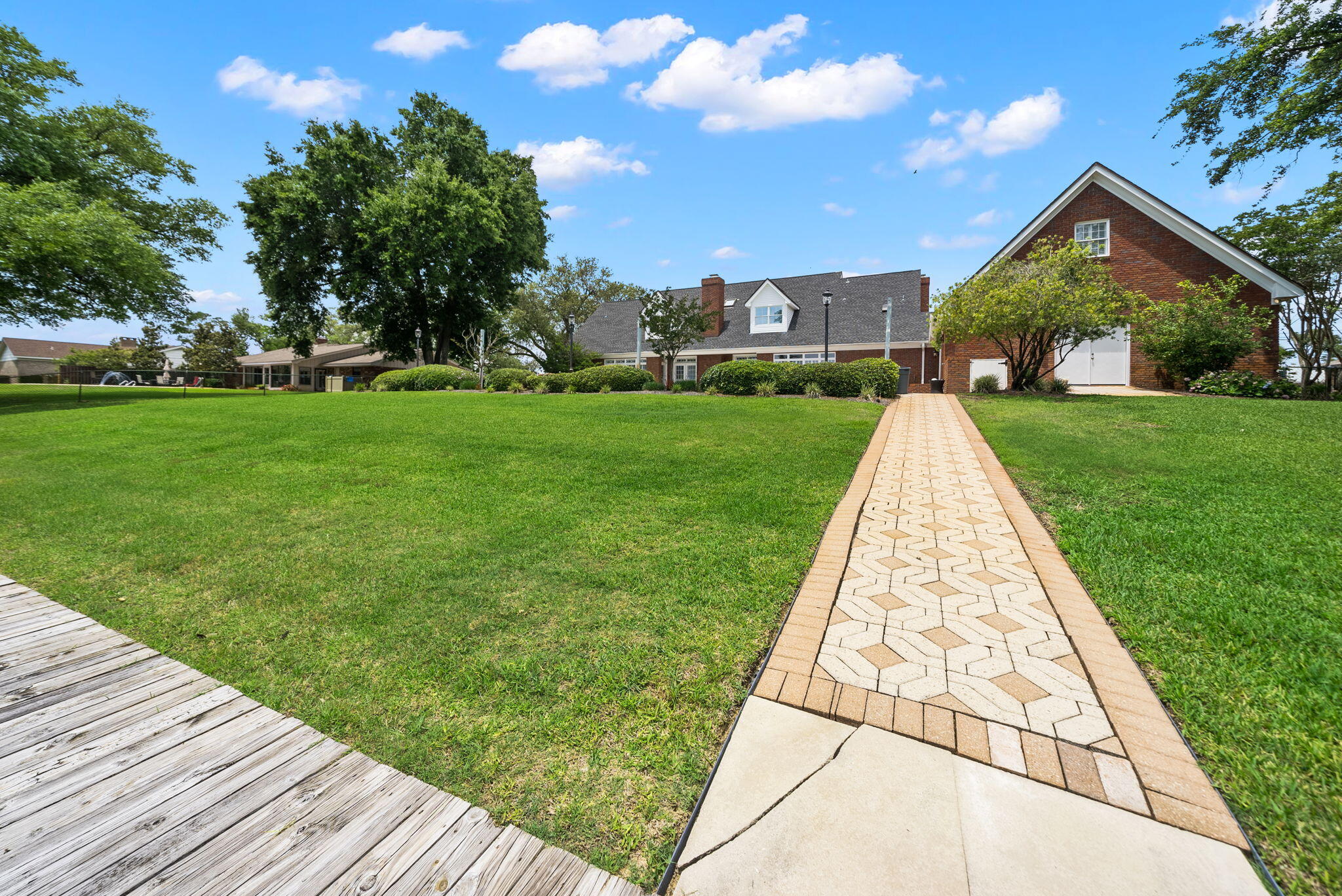 2806 Canal Drive