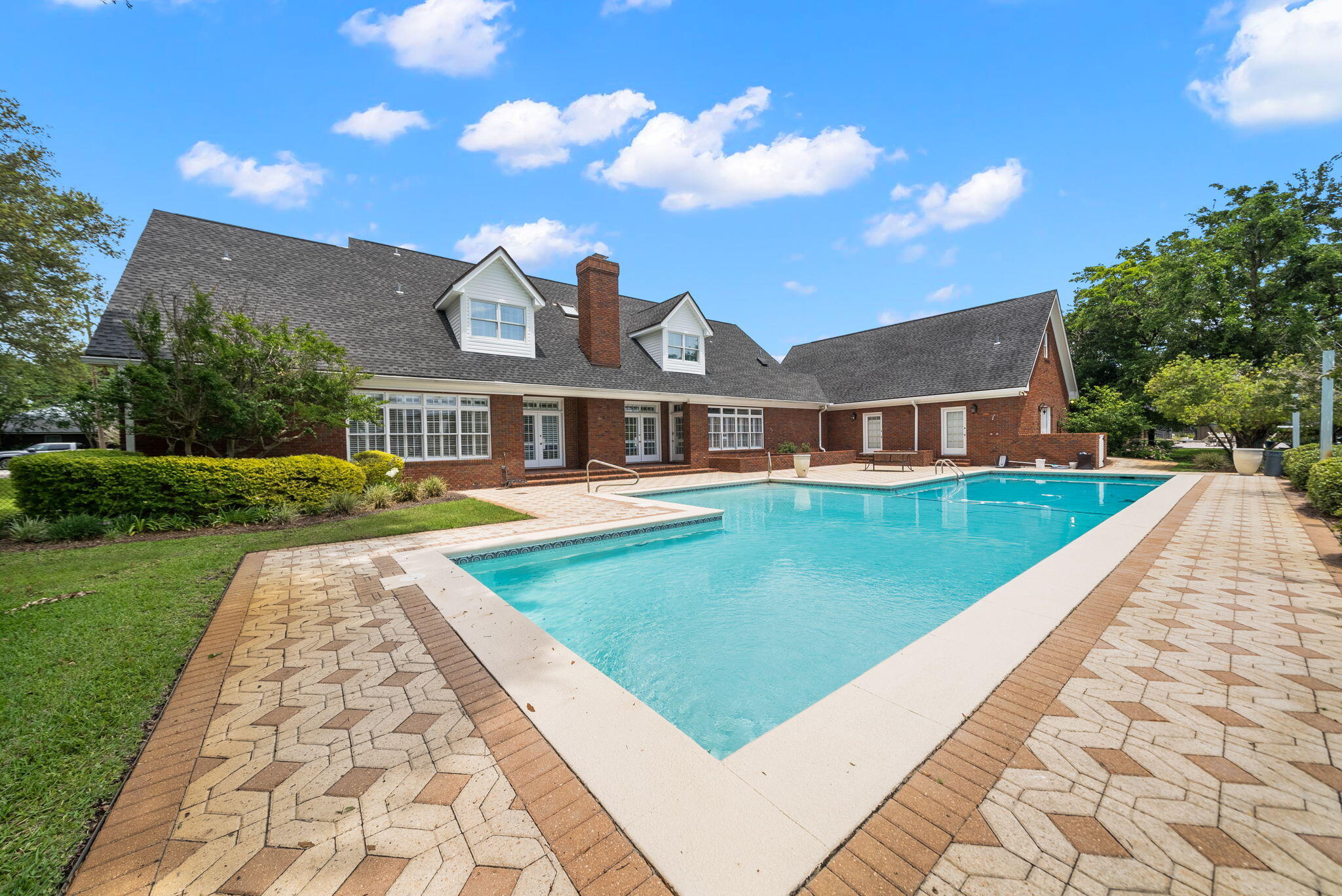 2806 Canal Drive