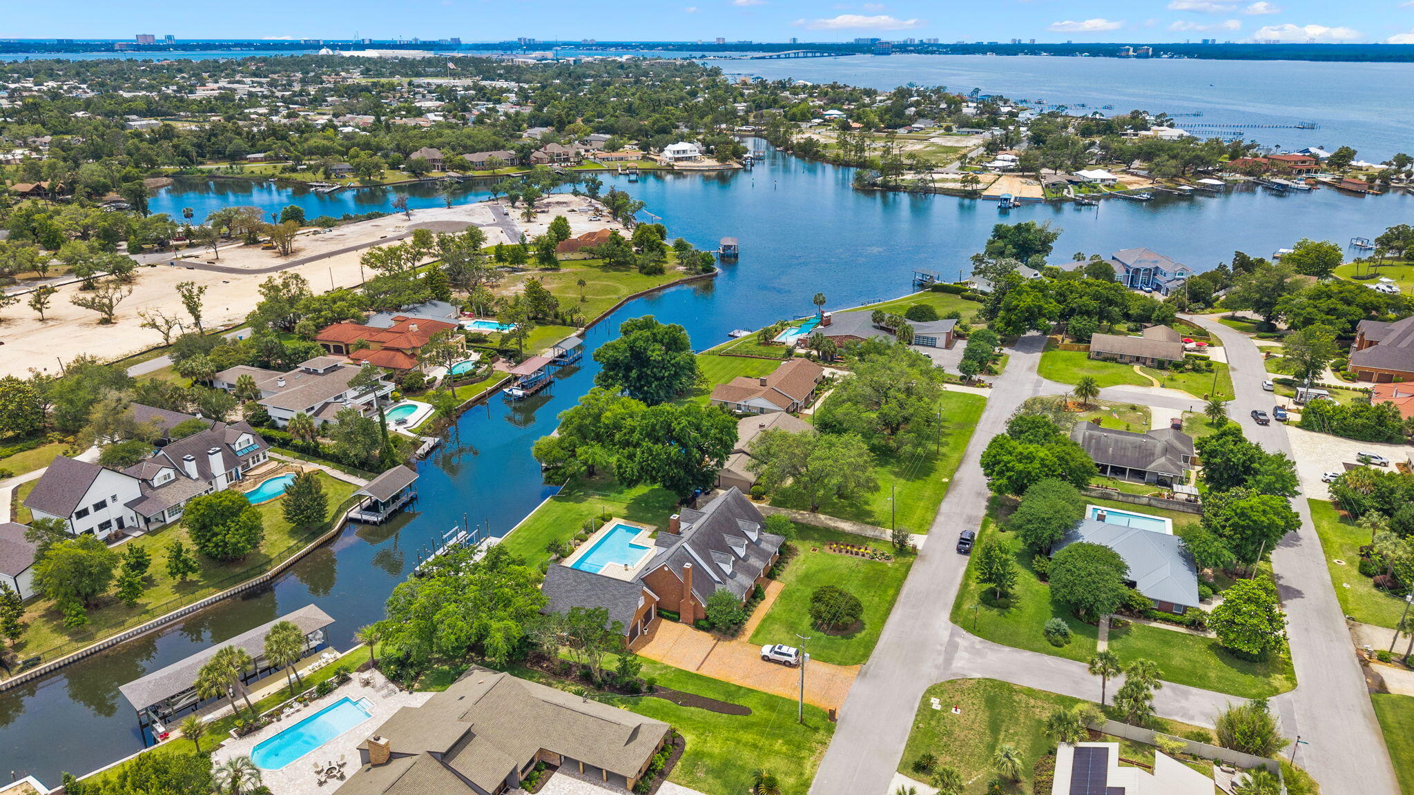 2806 Canal Drive