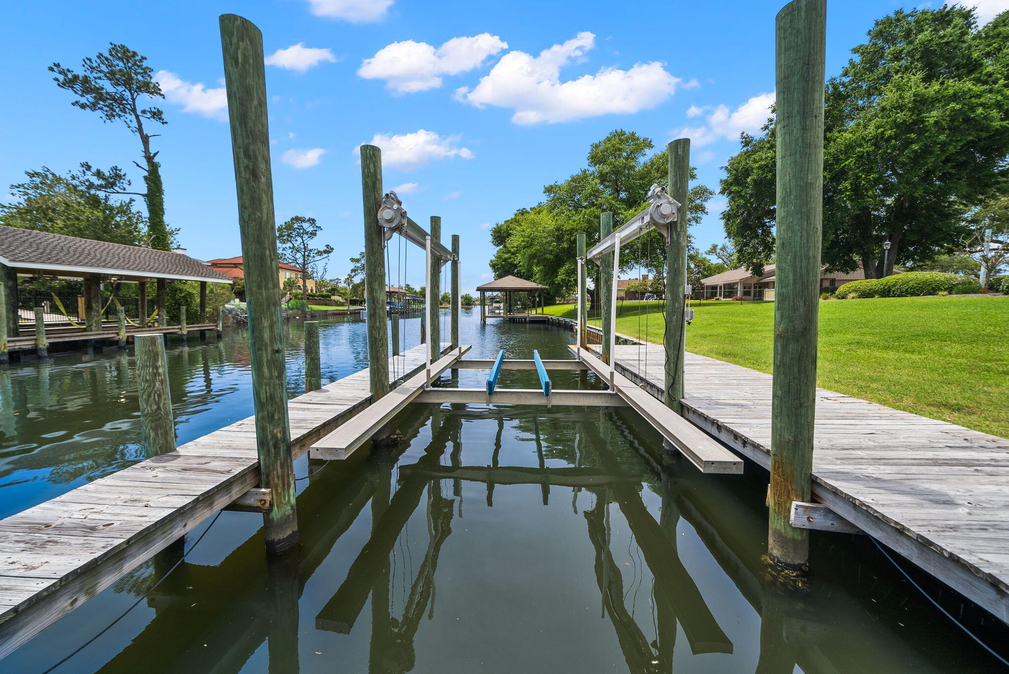 2806 Canal Drive