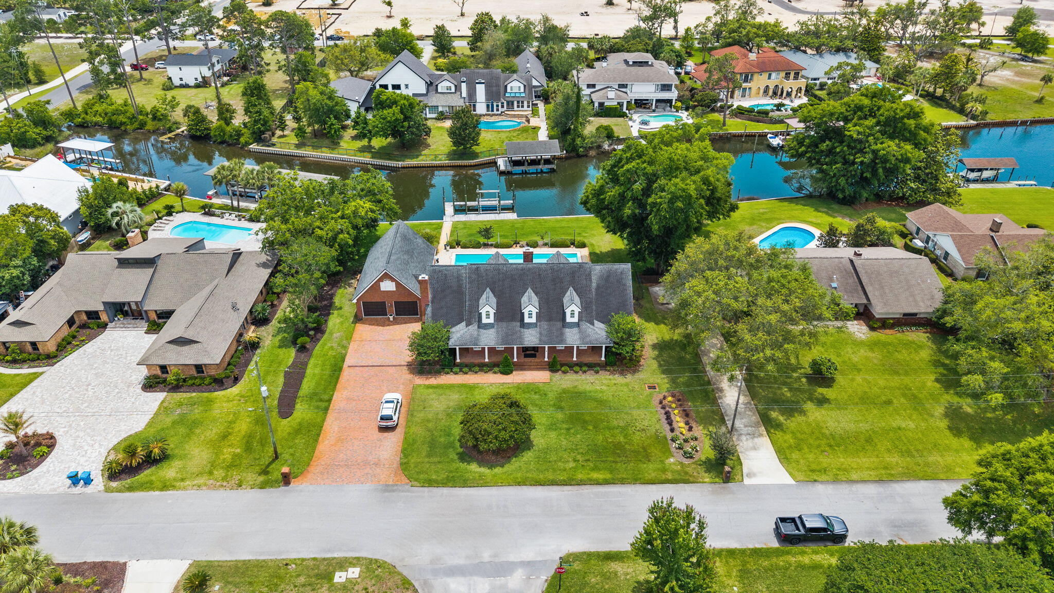 2806 Canal Drive