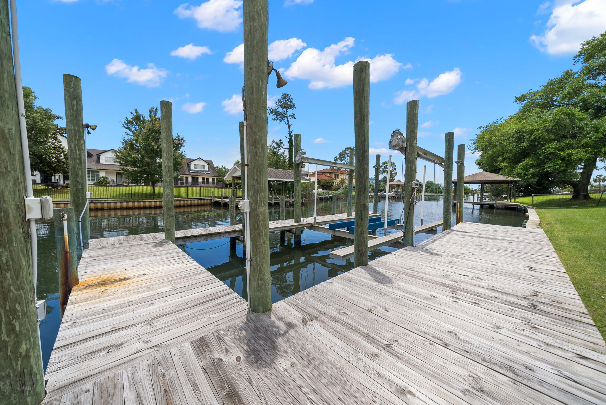 2806 Canal Drive