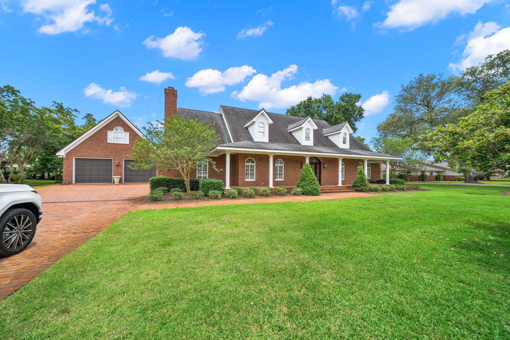 2806 Canal Drive