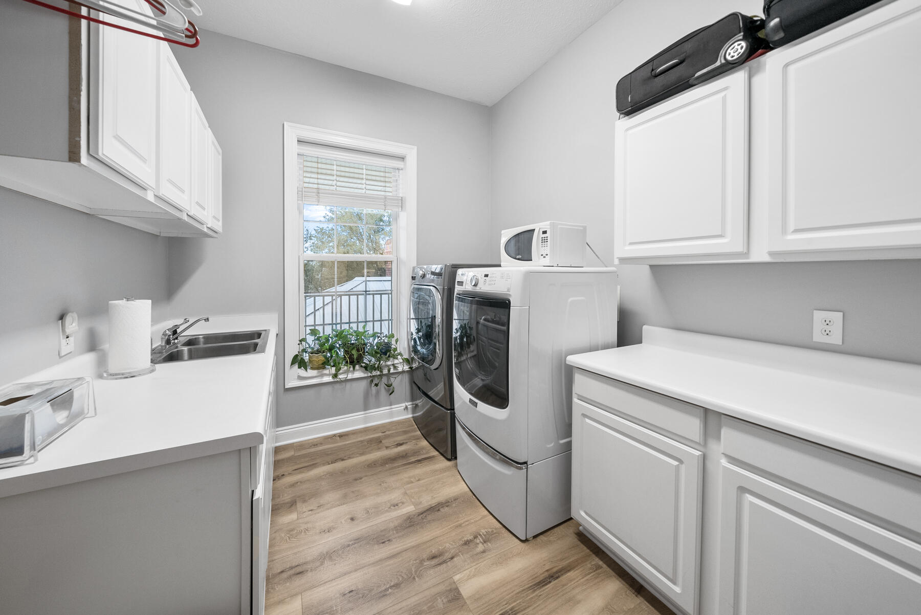 15702 FL-77