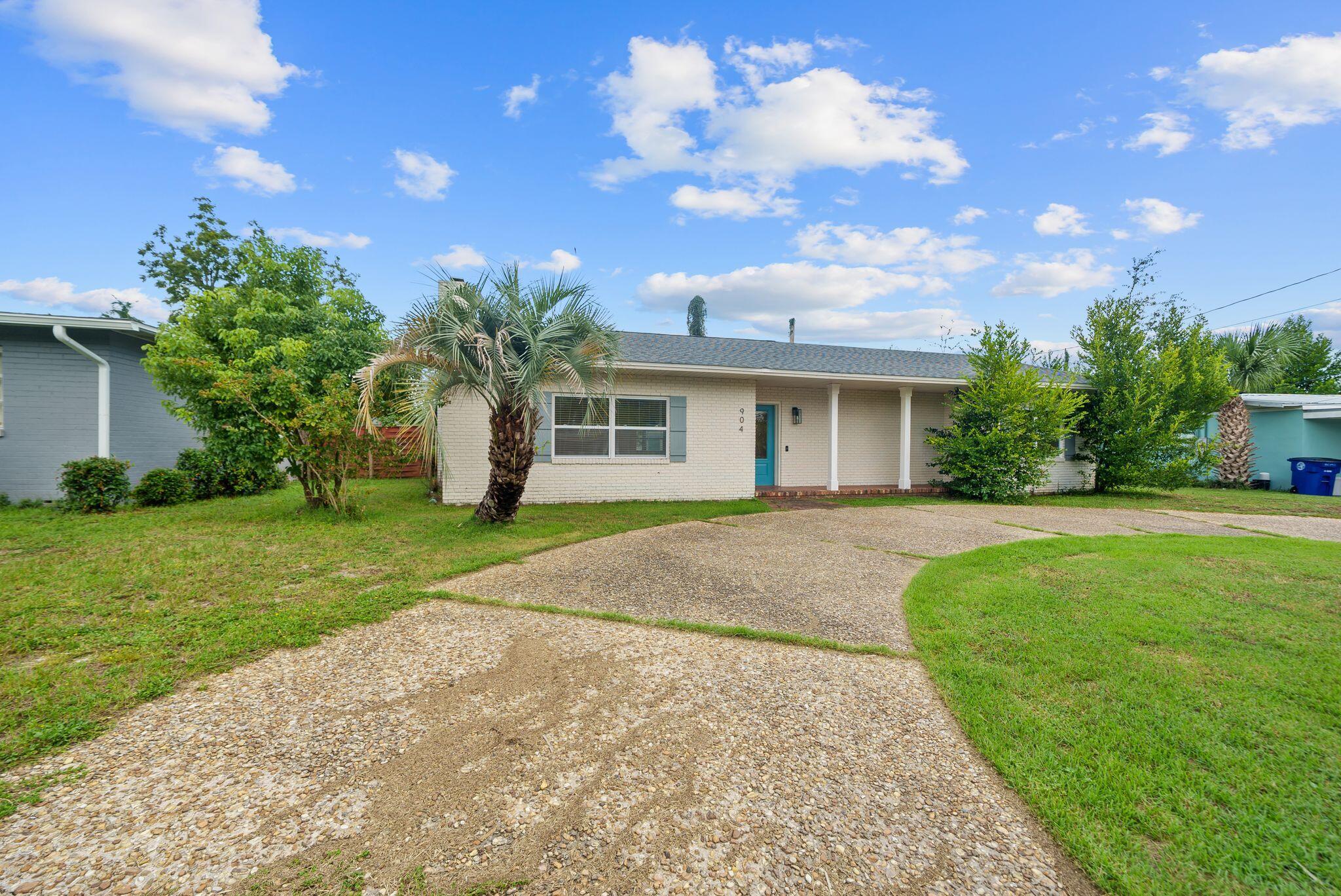 904 E 2nd Court