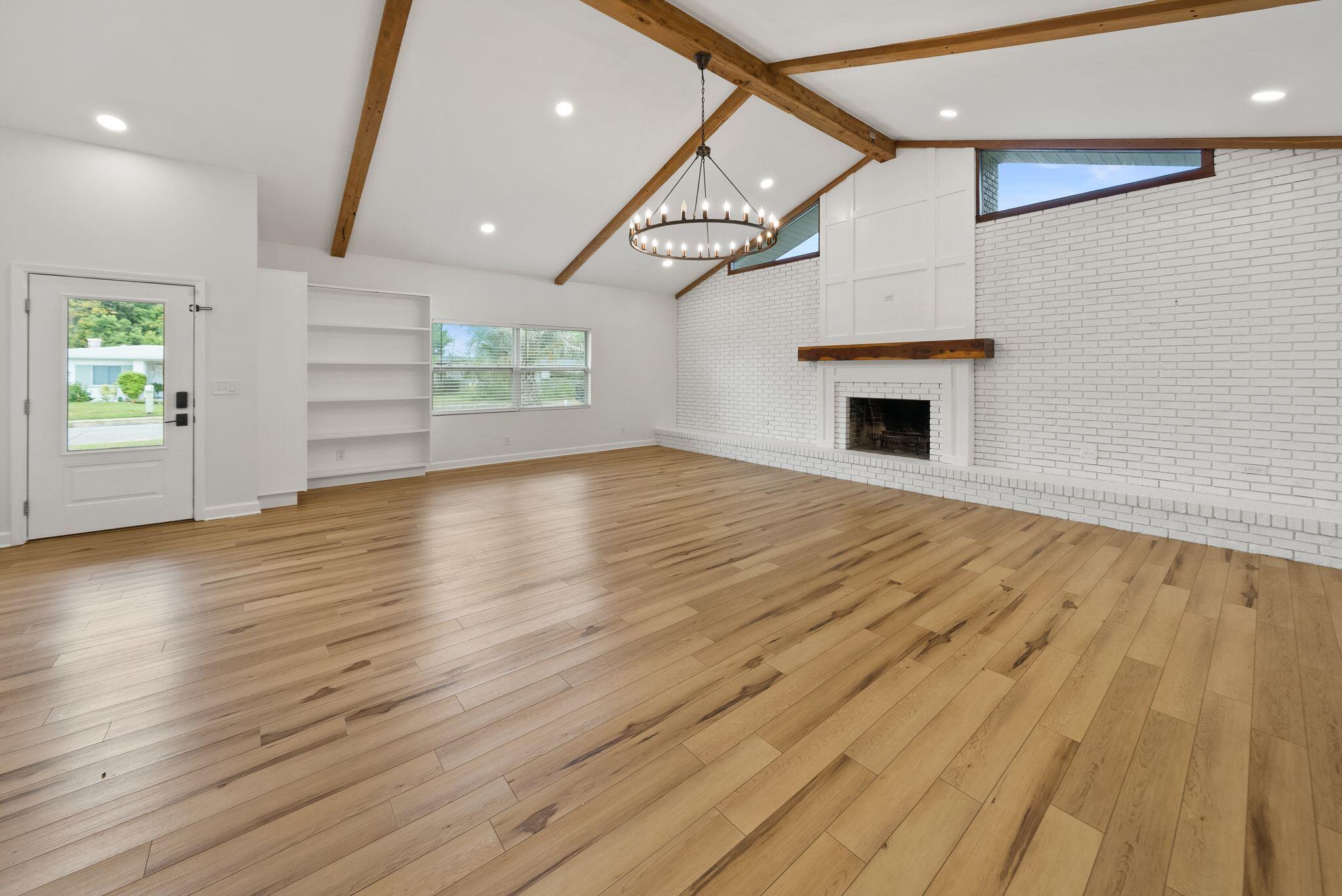 904 E 2nd Court