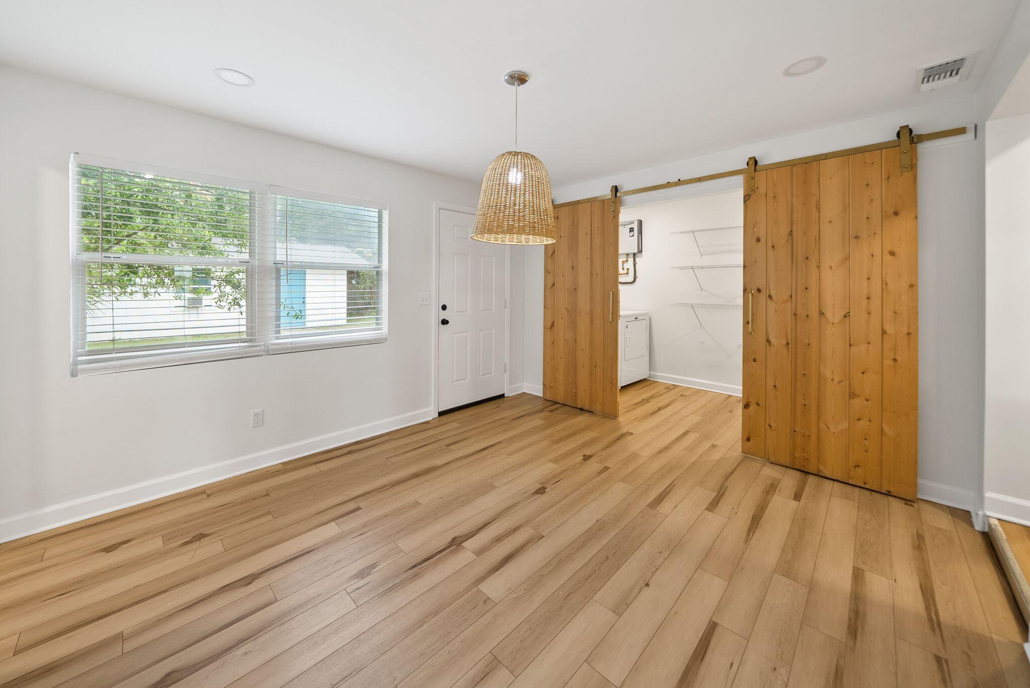 904 E 2nd Court