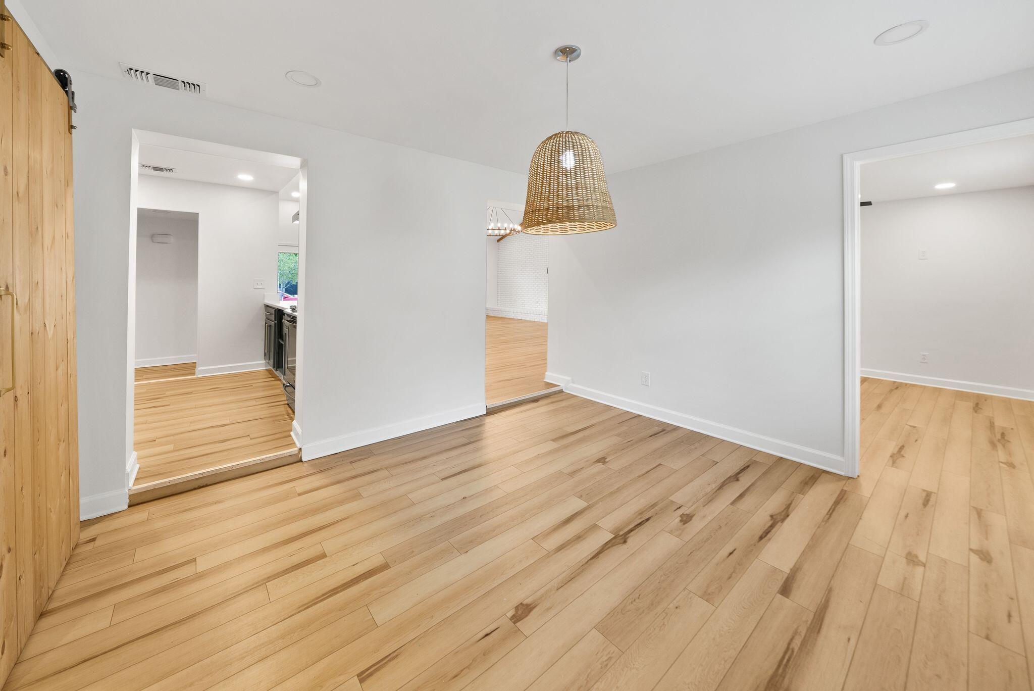 904 E 2nd Court