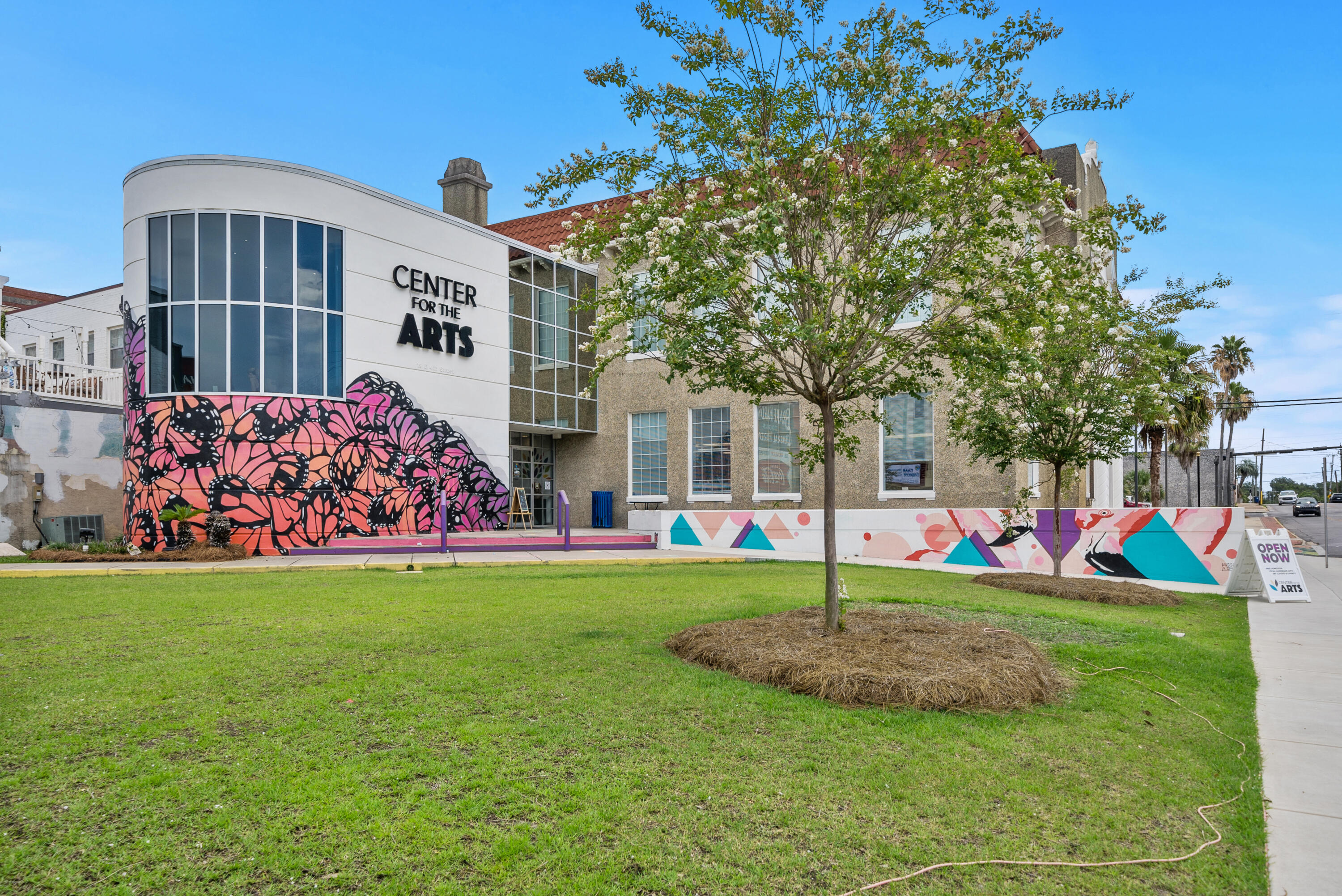 904 E 2nd Court