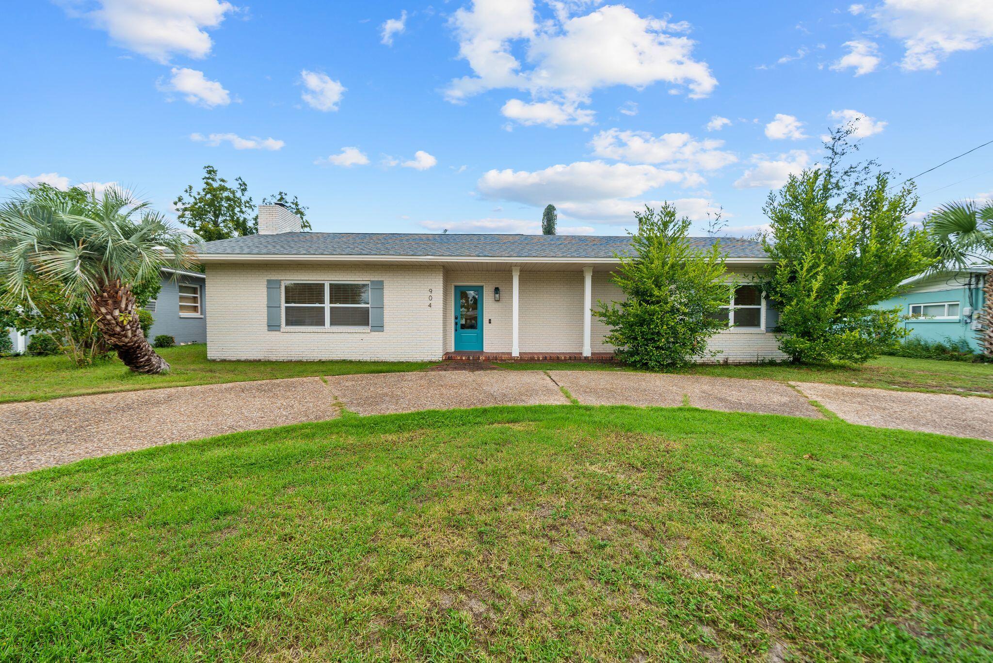 904 E 2nd Court