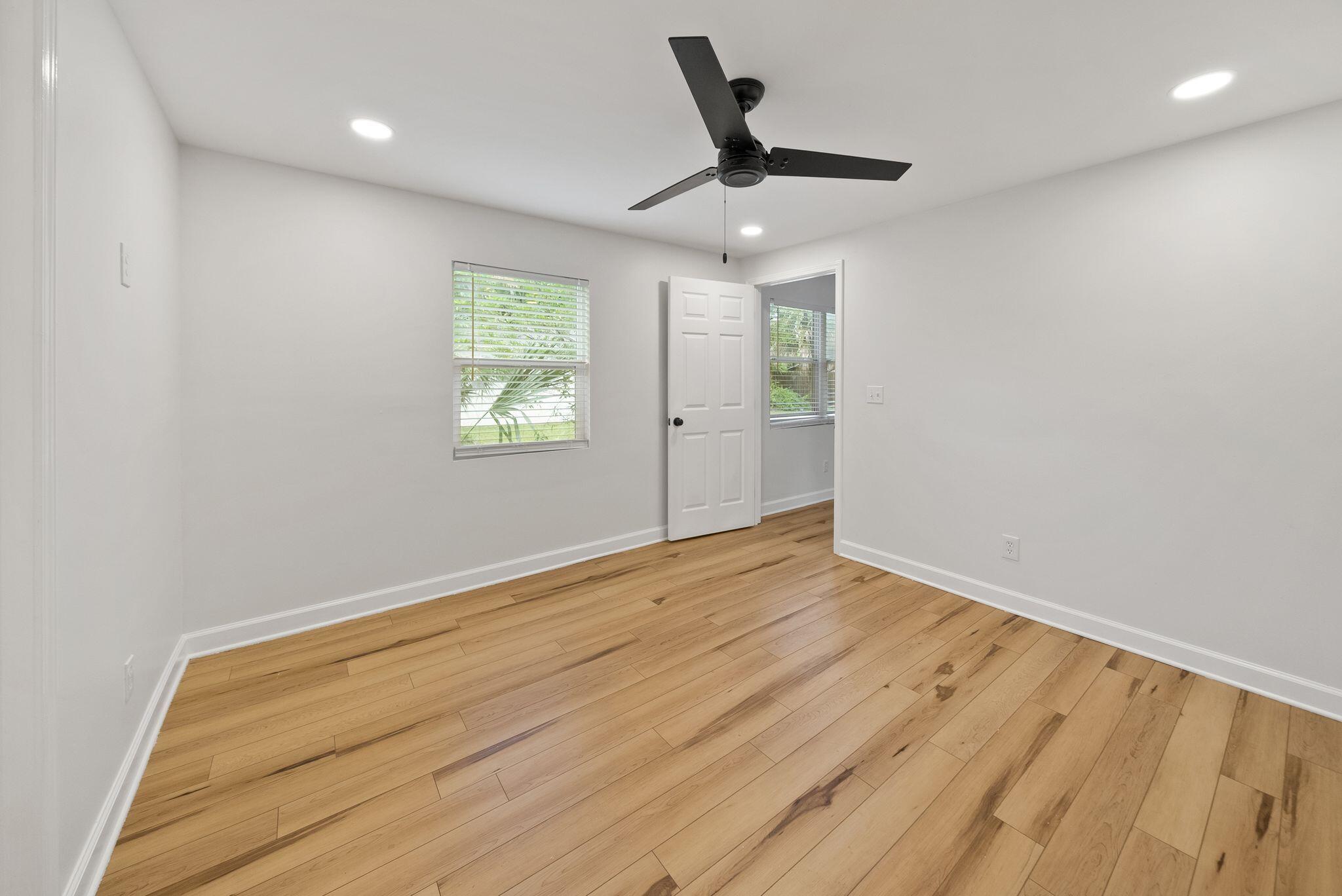 904 E 2nd Court