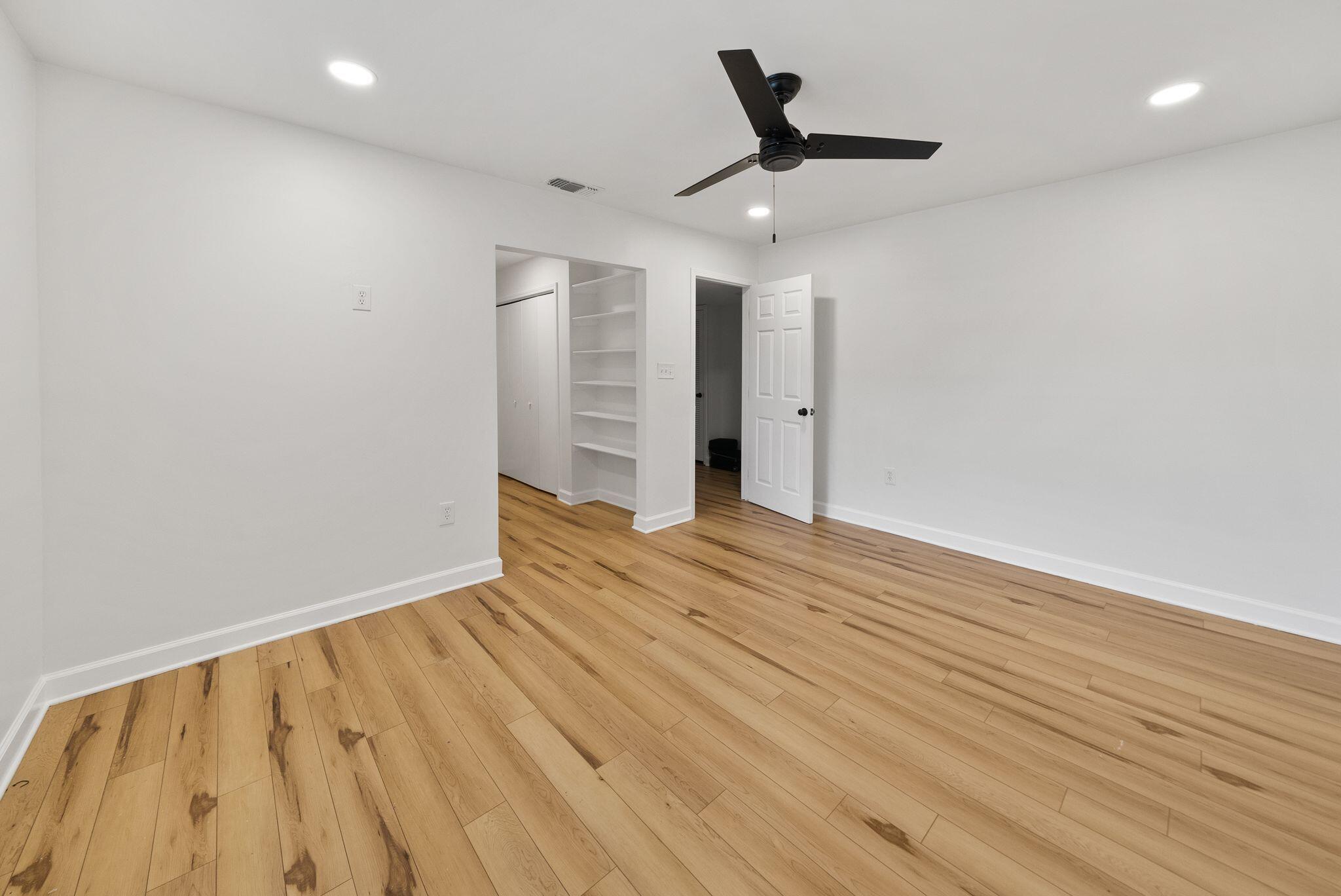 904 E 2nd Court
