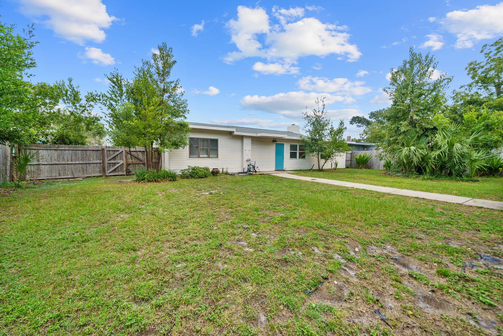 904 E 2nd Court