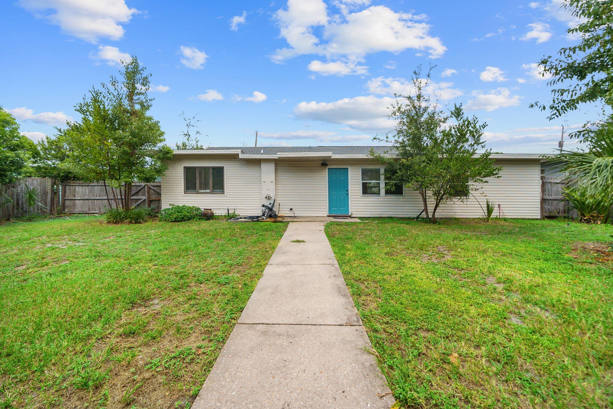 904 E 2nd Court
