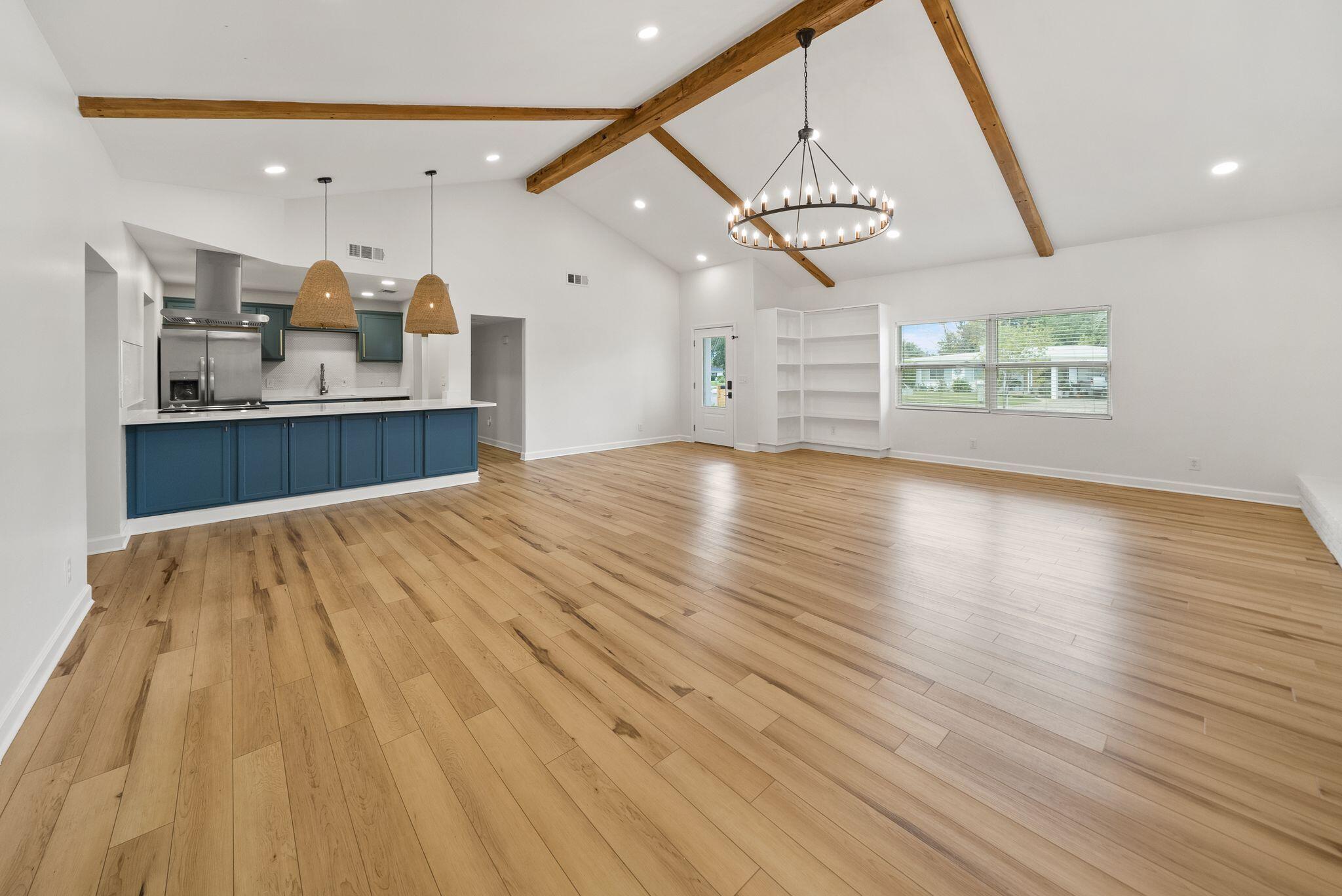 904 E 2nd Court