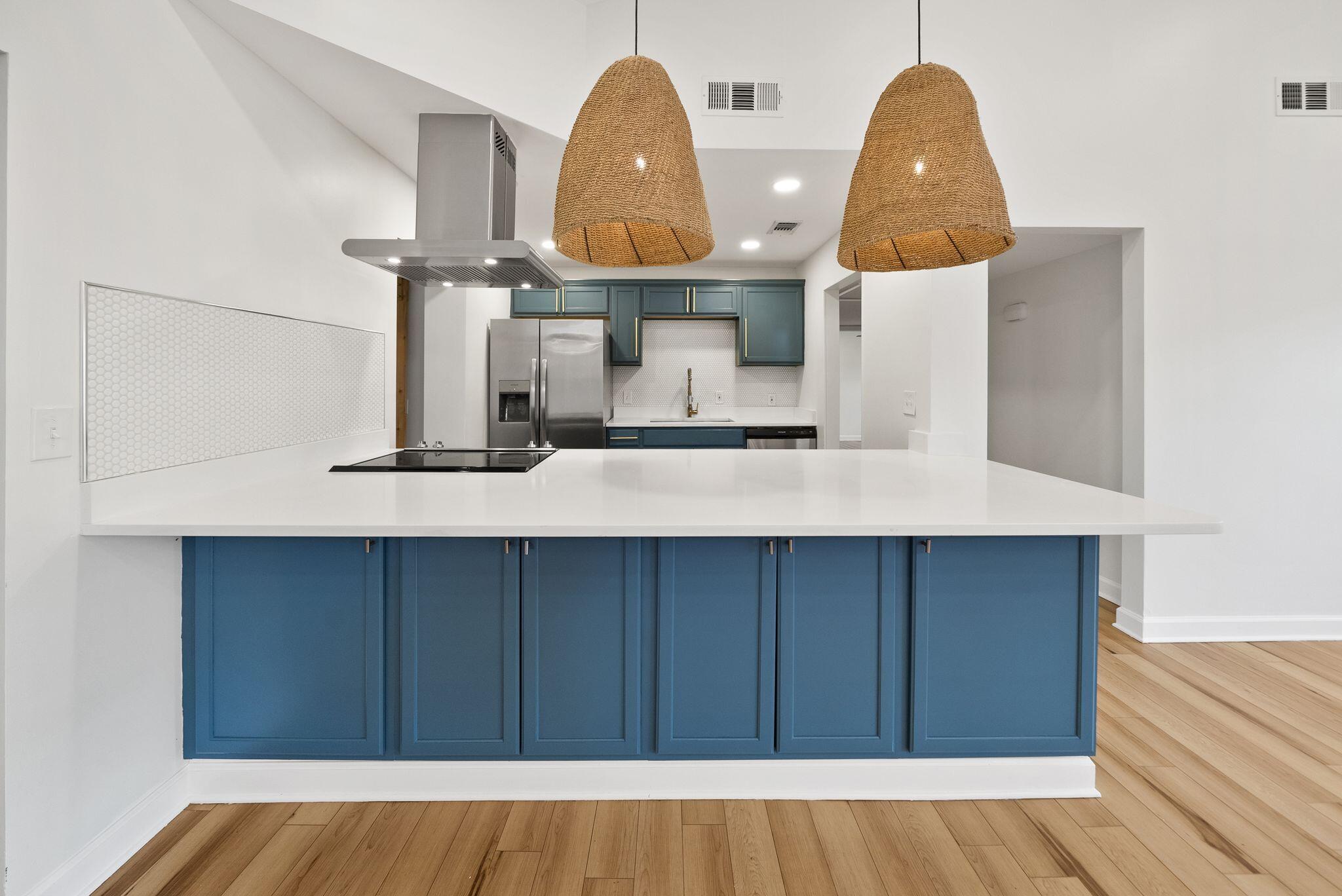 904 E 2nd Court