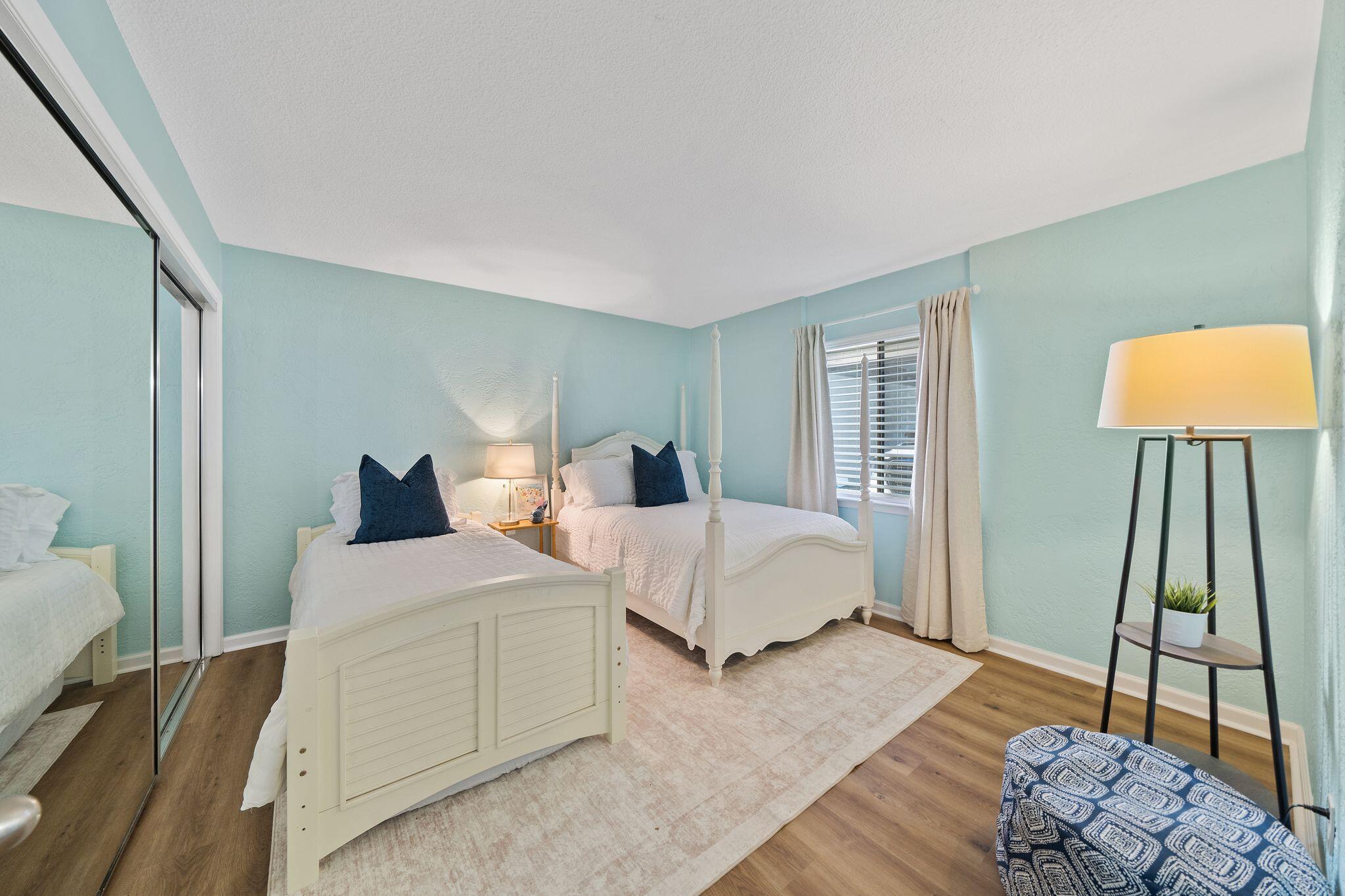 6901 N Lagoon Drive UNIT 37