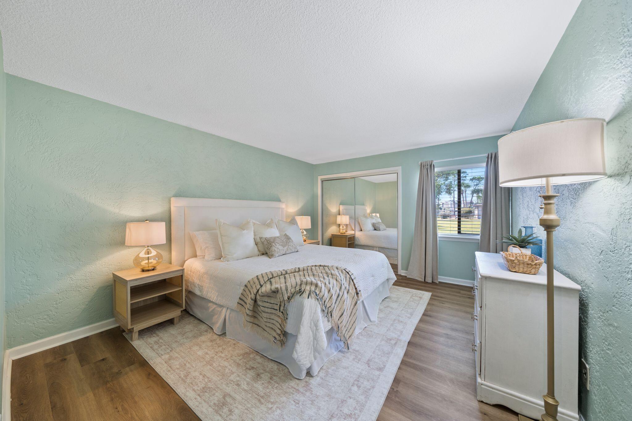 6901 N Lagoon Drive UNIT 37