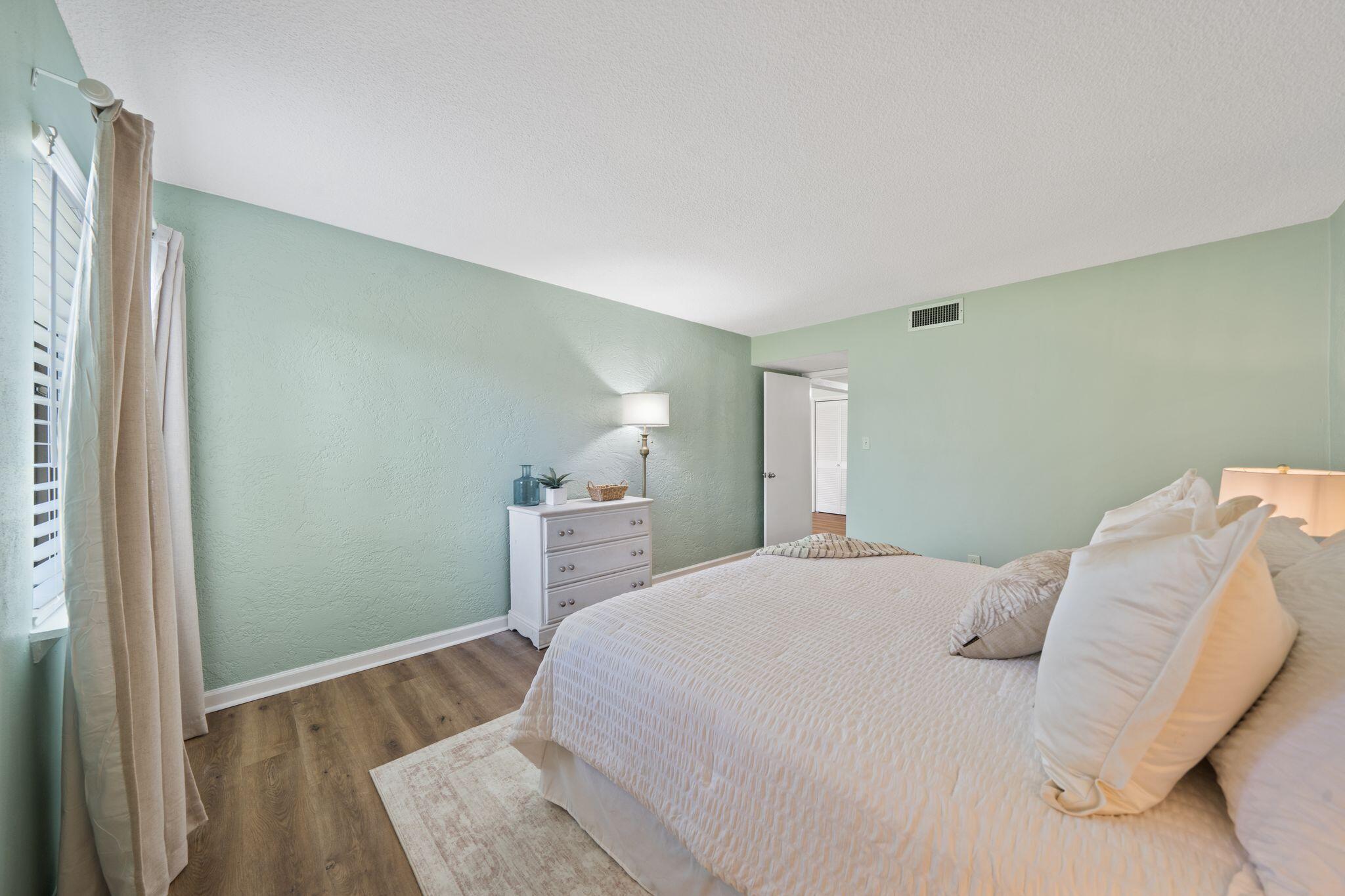 6901 N Lagoon Drive UNIT 37