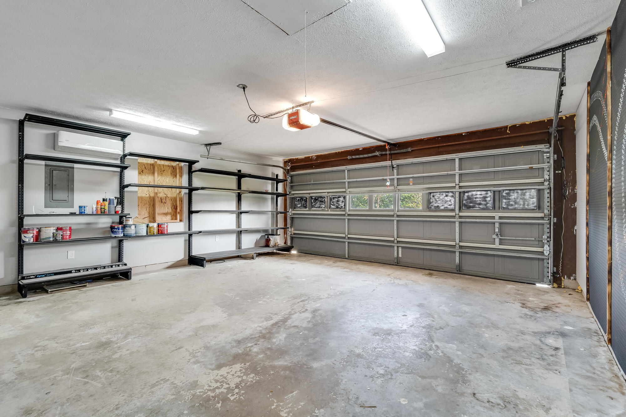 208 W 34Th Place