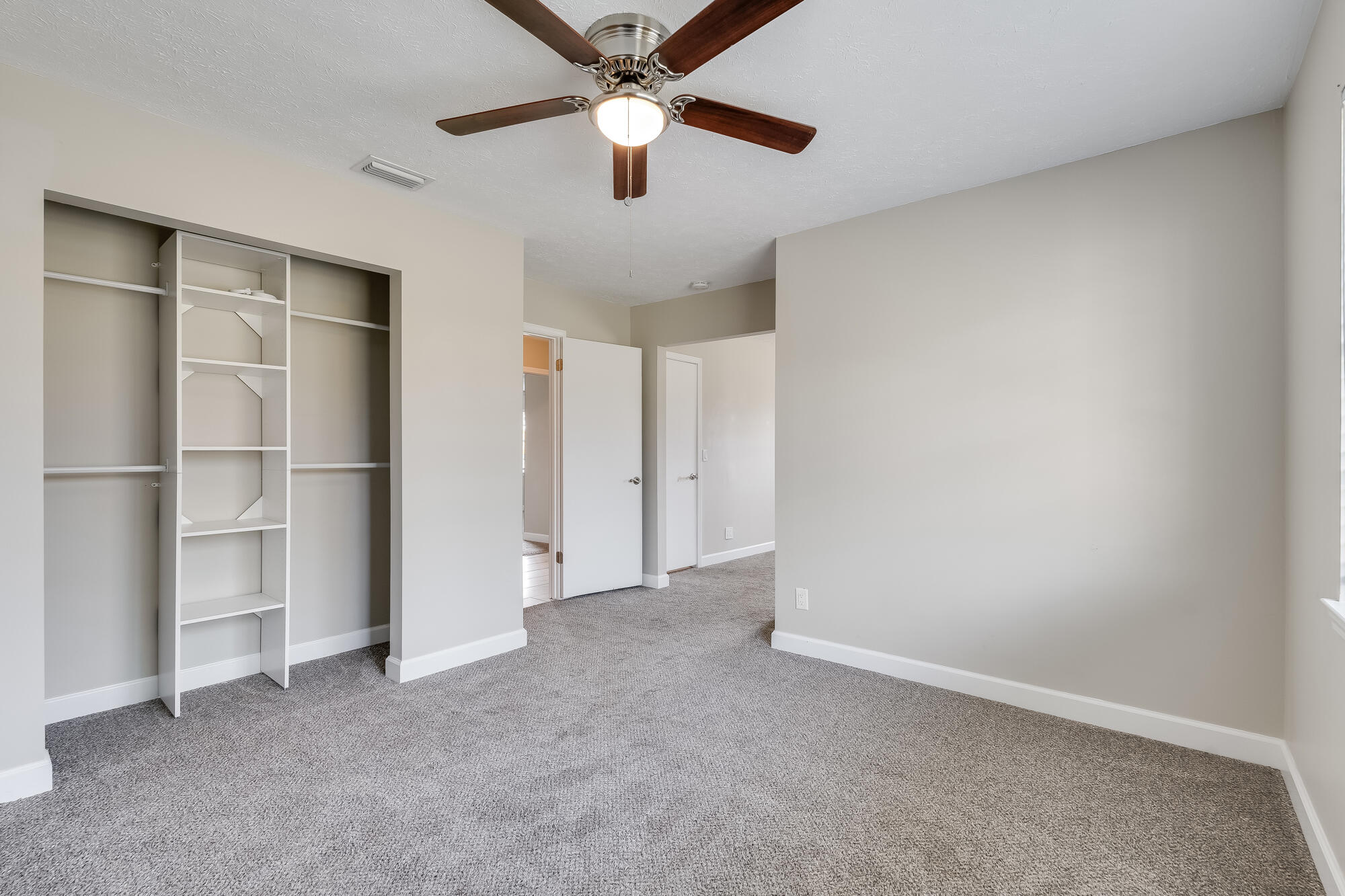 208 W 34Th Place