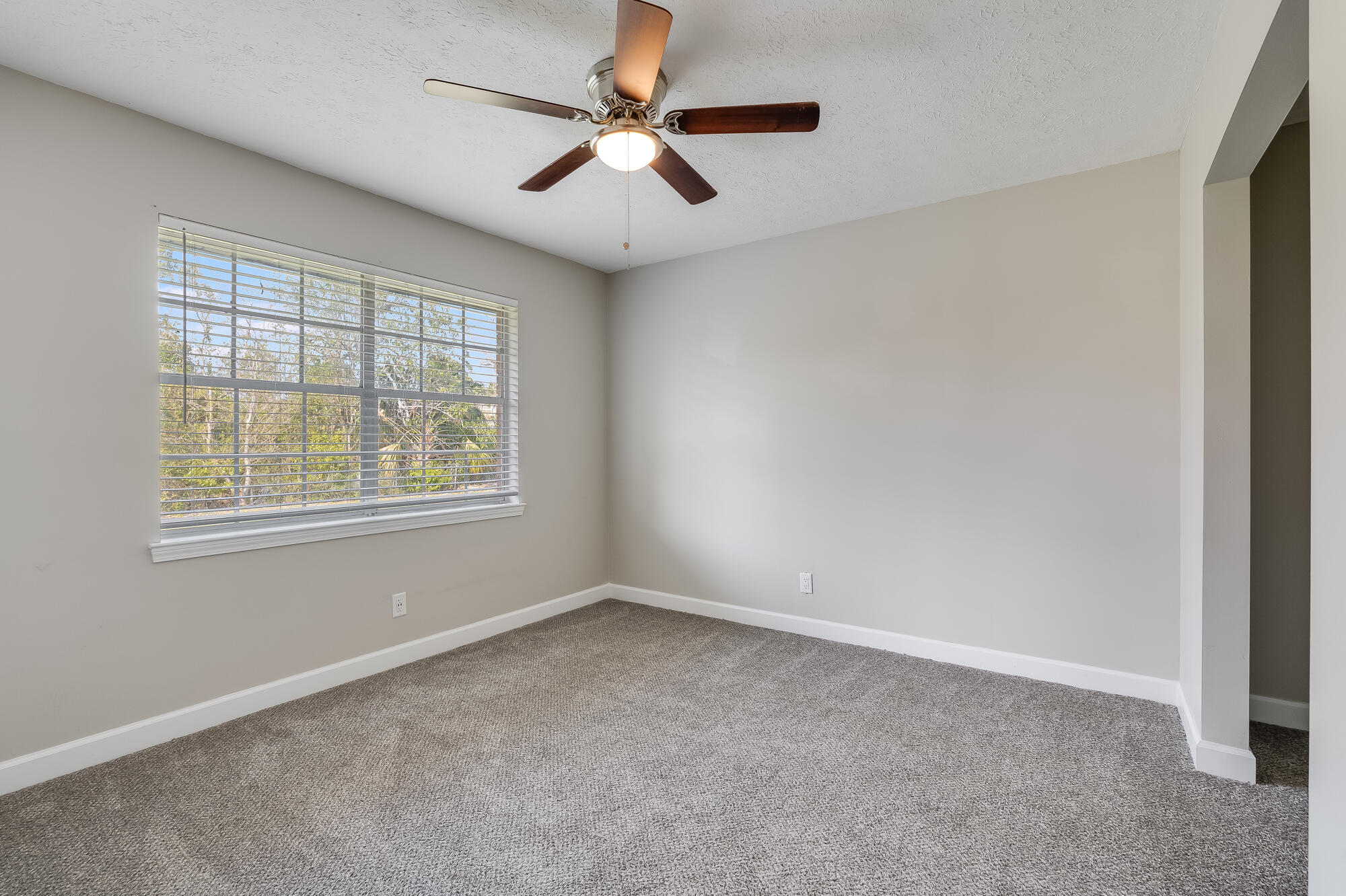 208 W 34Th Place
