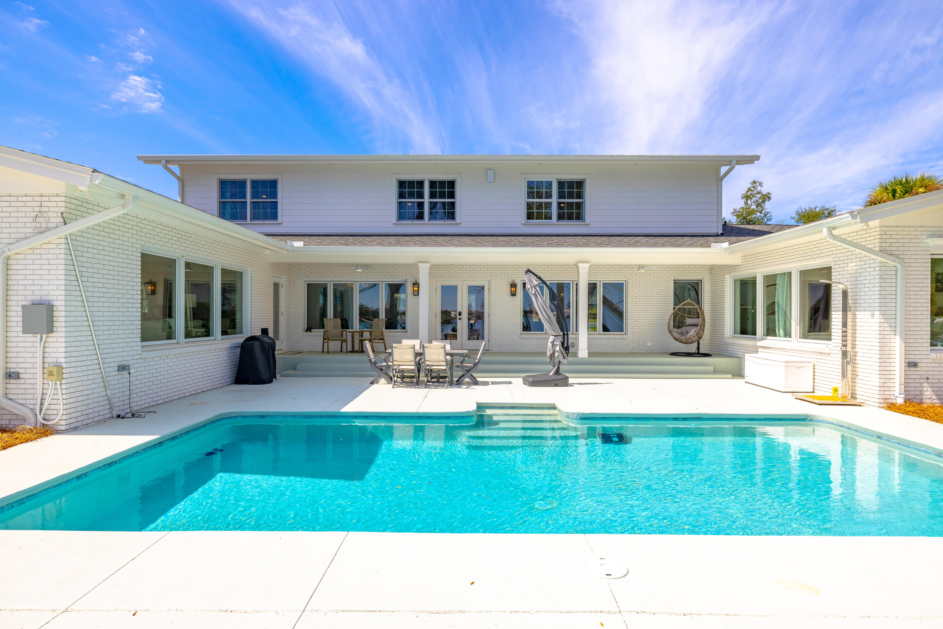211 Hollis Avenue