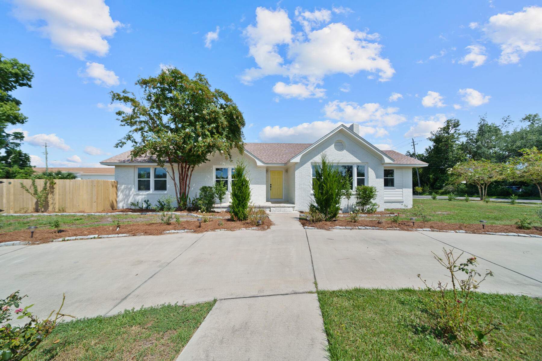 102 N Cove Boulevard
