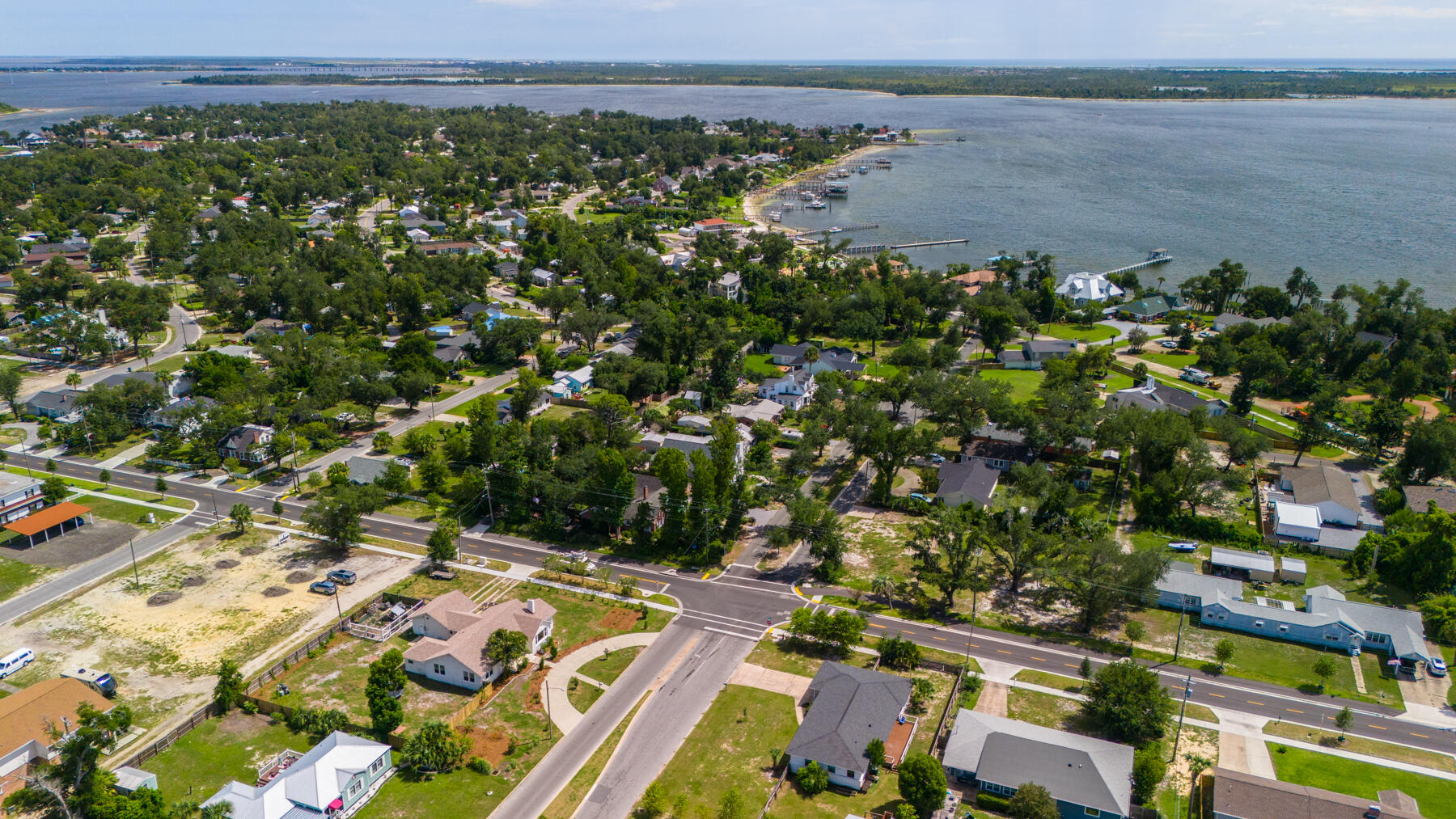 102 N Cove Boulevard