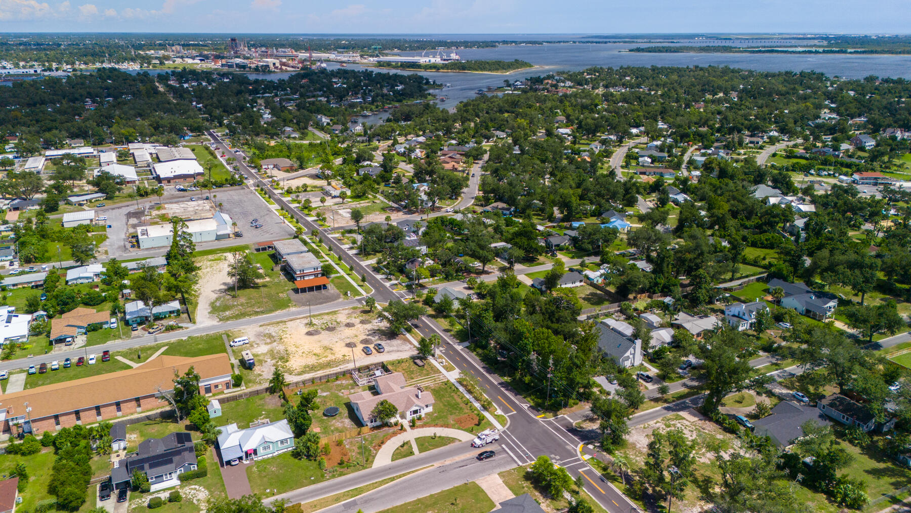102 N Cove Boulevard
