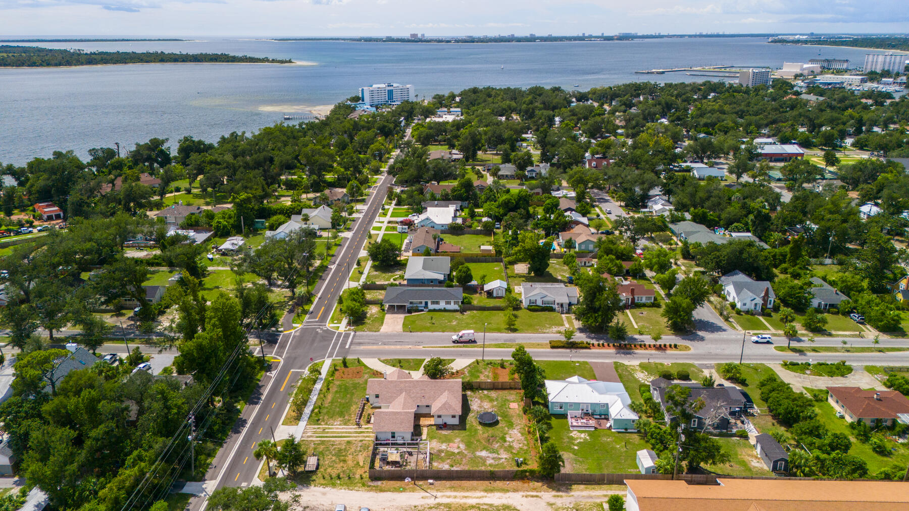 102 N Cove Boulevard