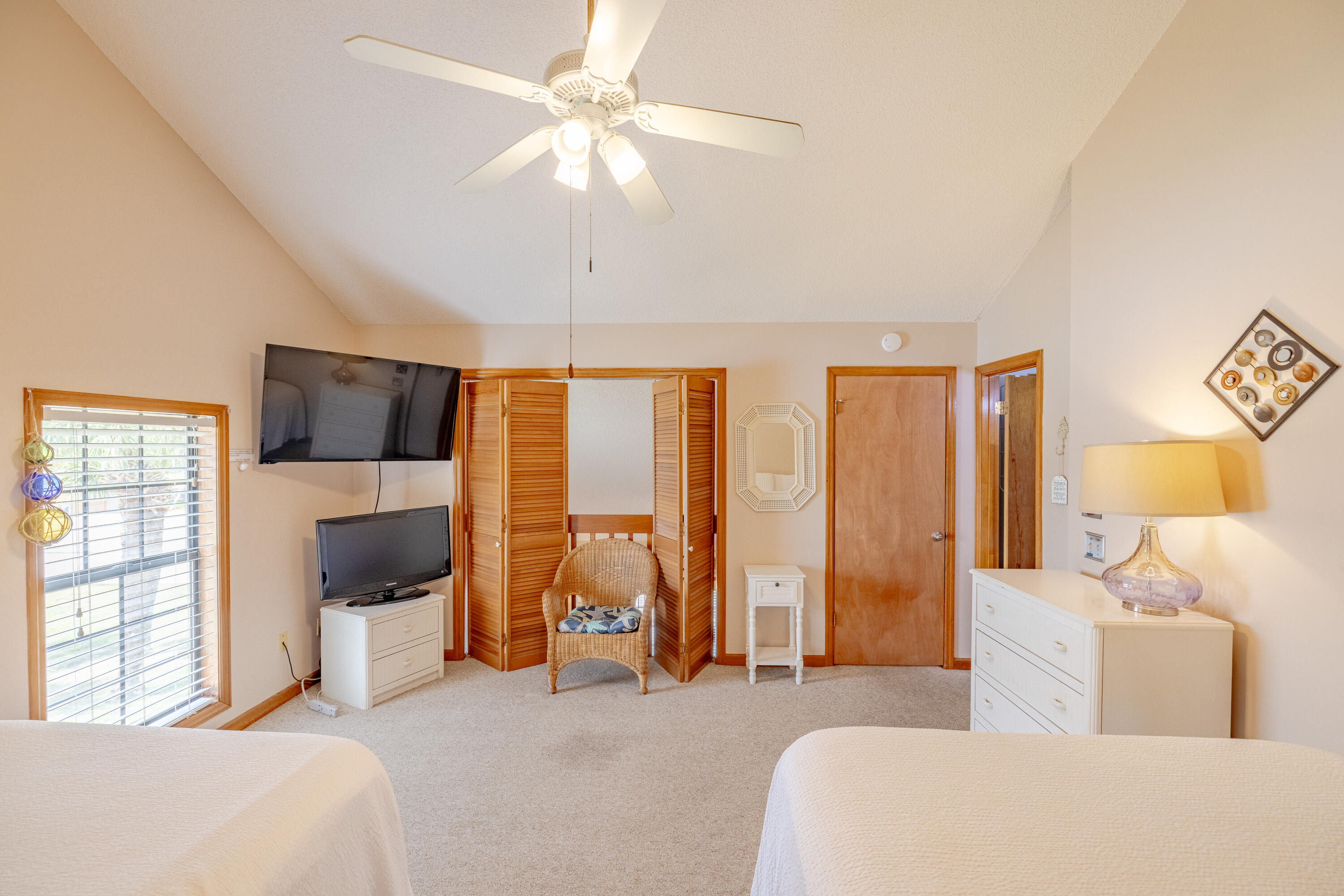 17462 Front Beach, 41D