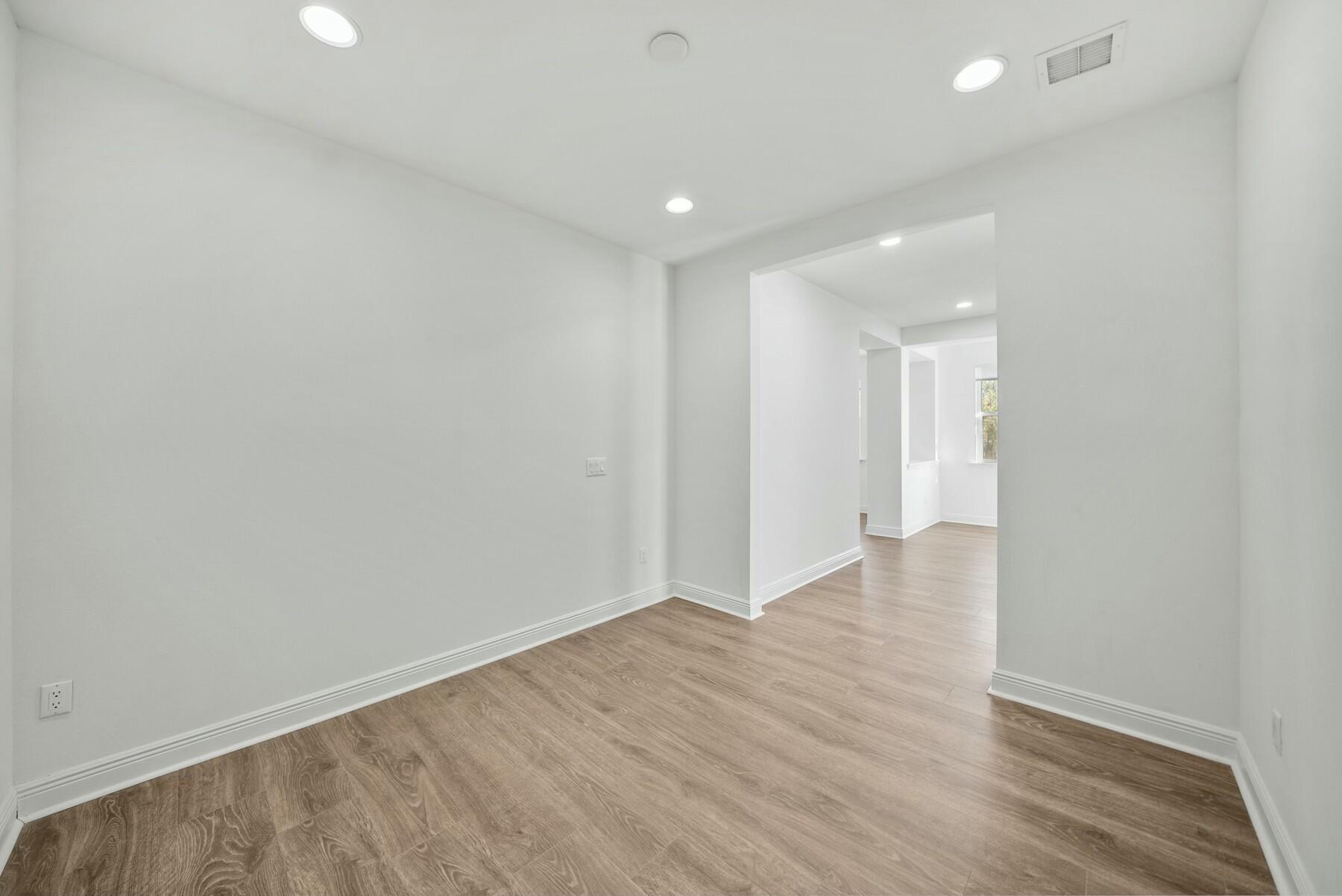 8400 Dockside Place