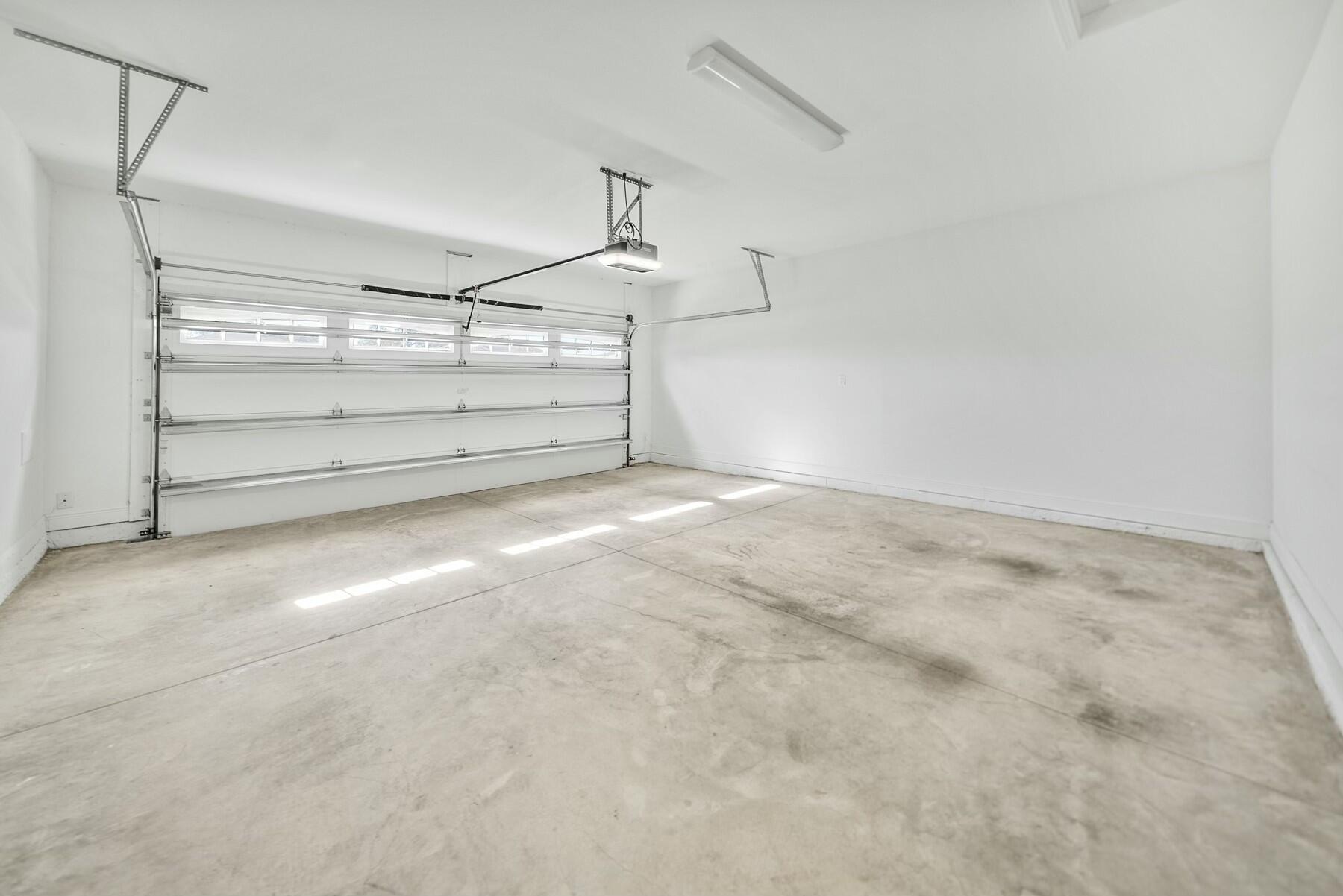 8400 Dockside Place