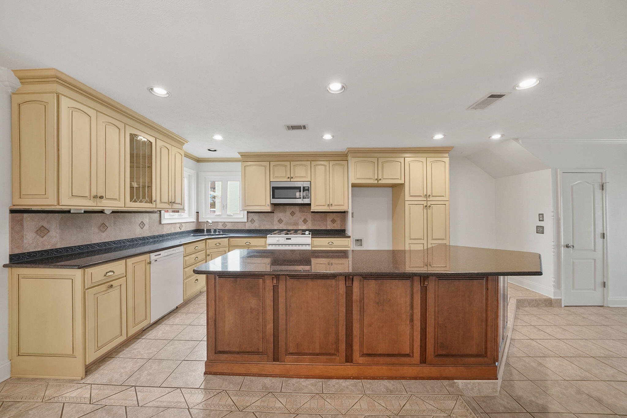 7118 Singleton Circle A