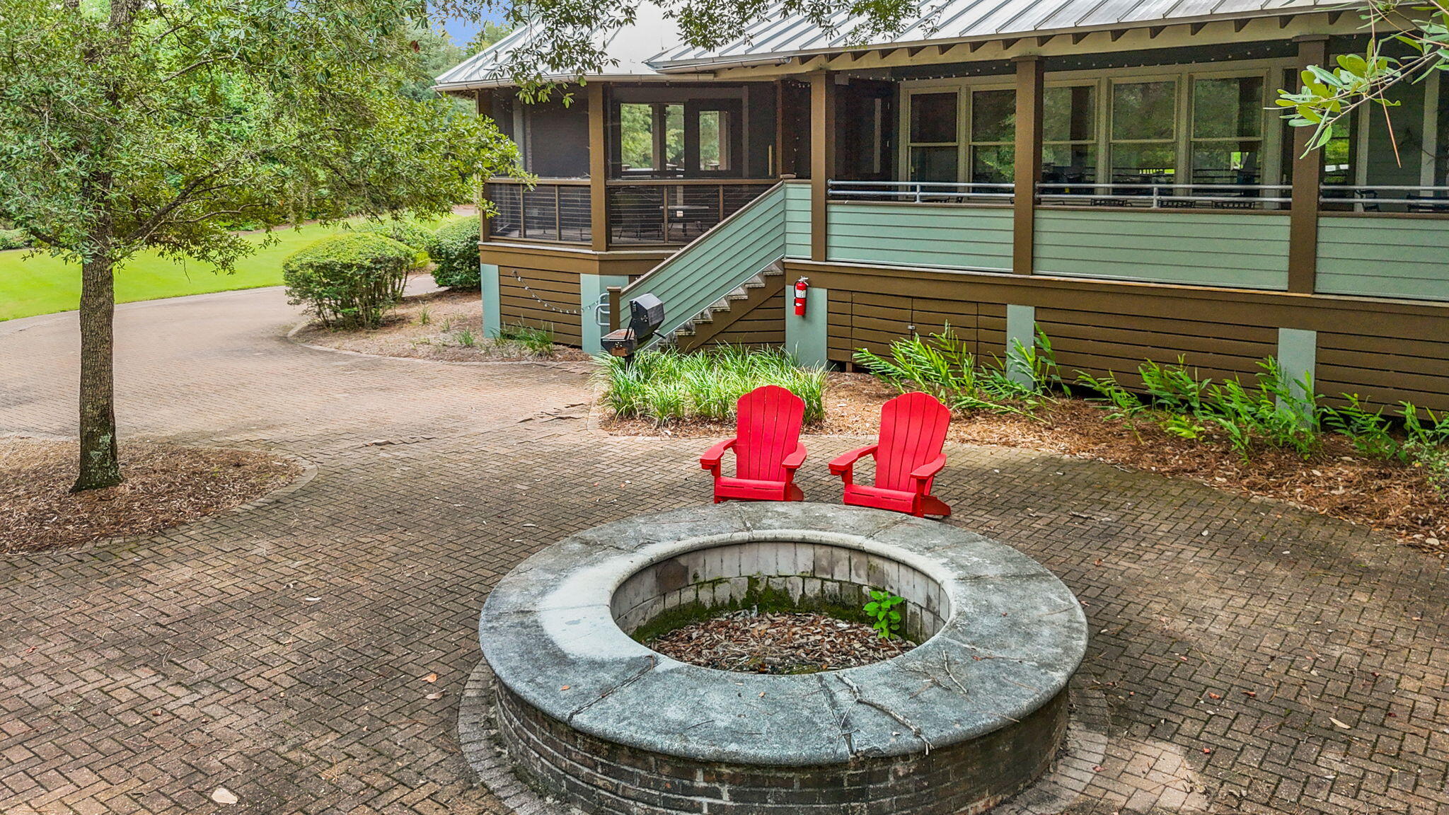 9704 Summer Creek Drive