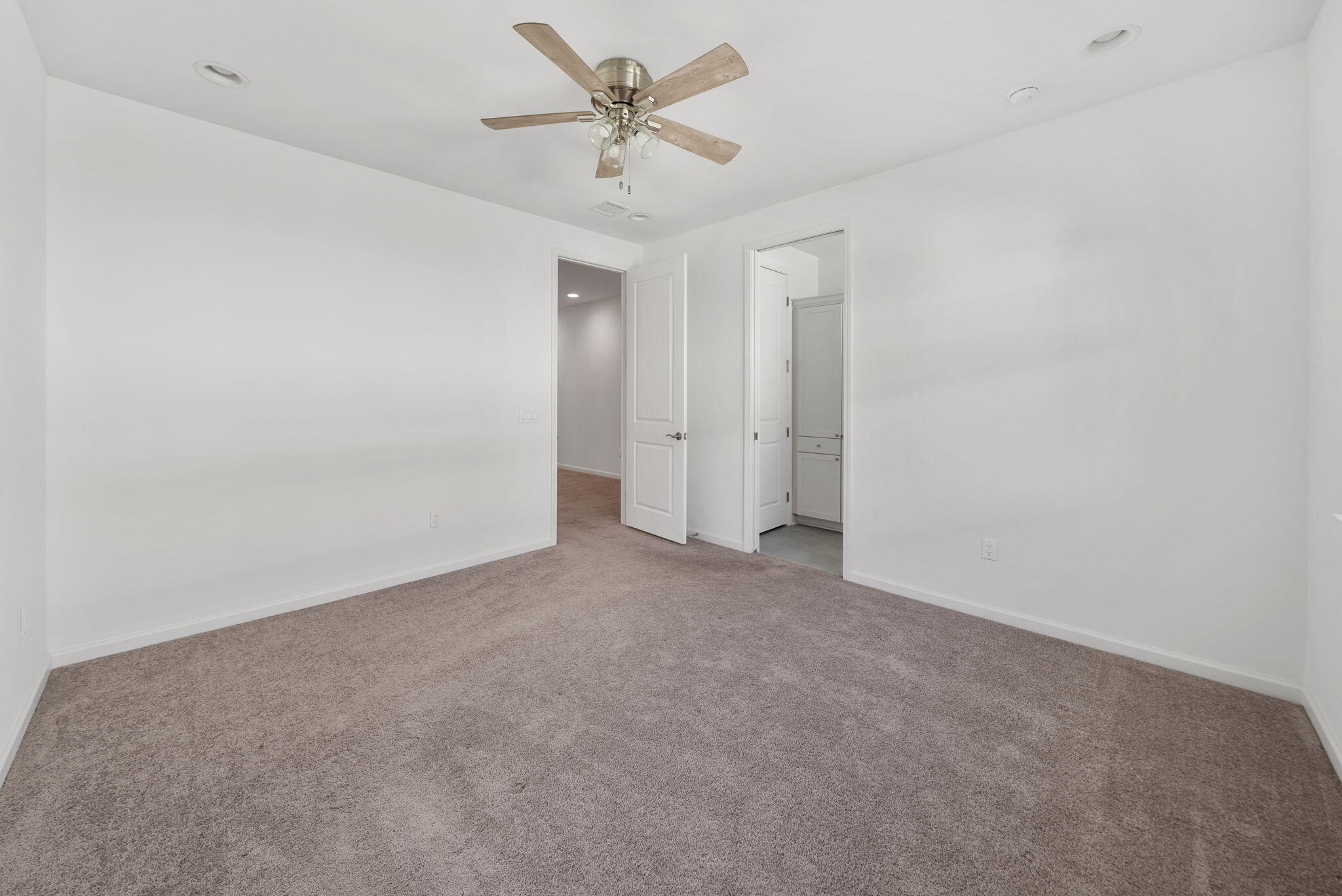 8404 Dockside Place