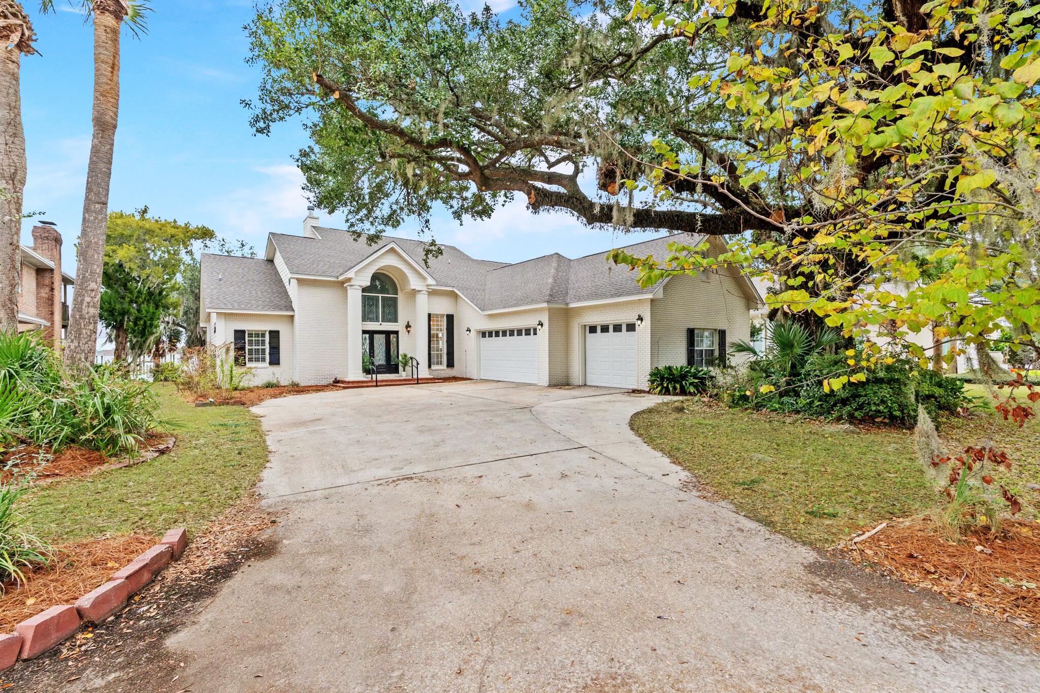 101 Harbour Pointe Drive