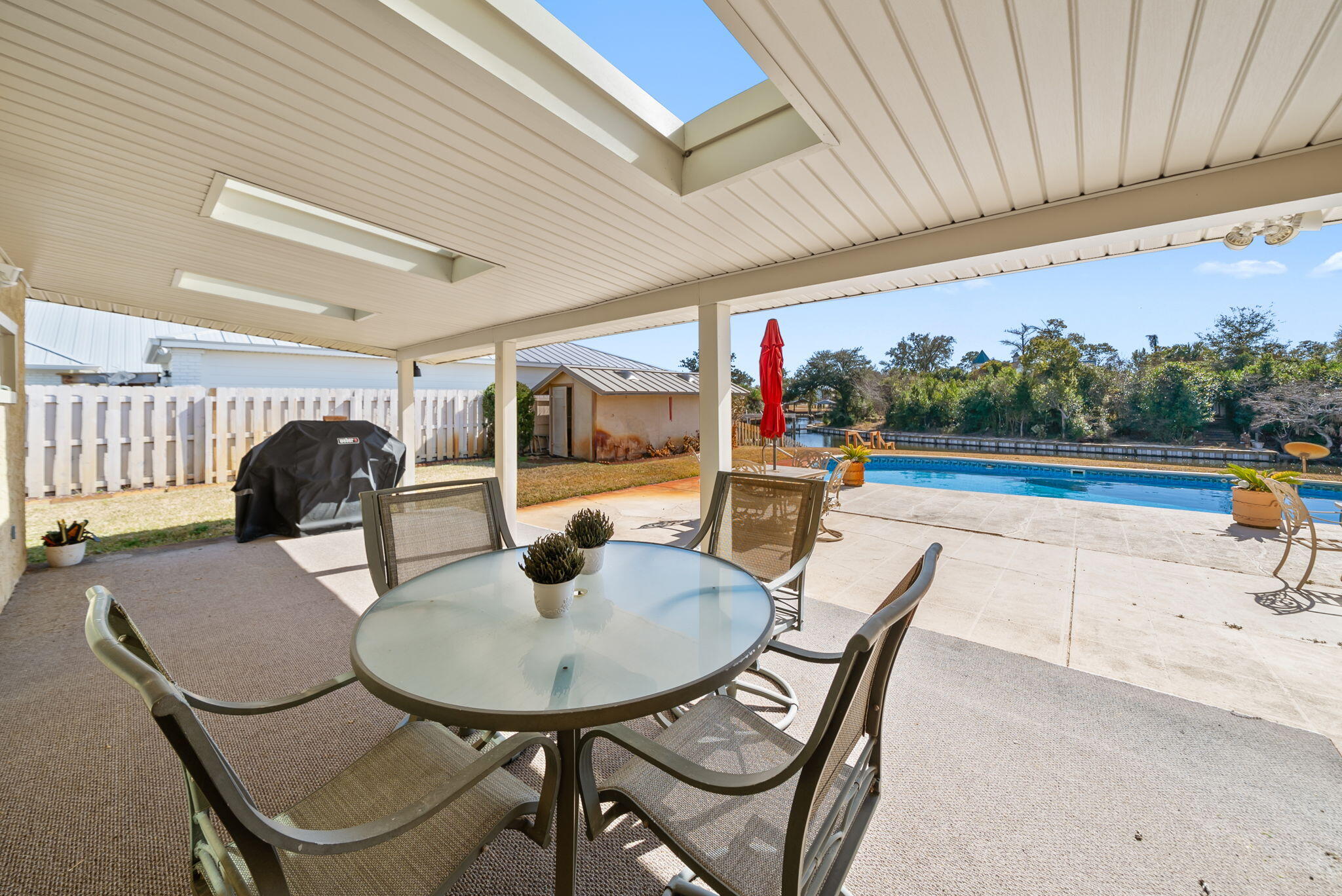 2661 Island View Drive