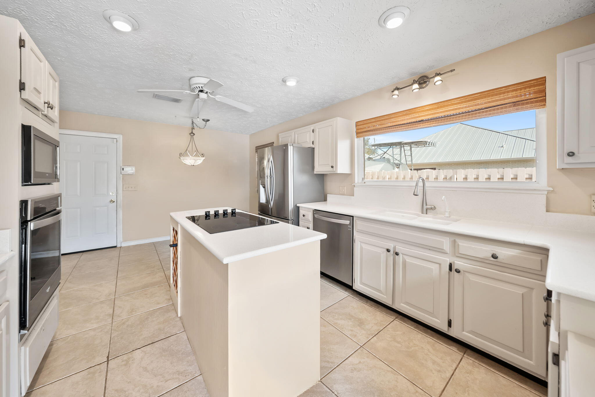 2661 Island View Drive
