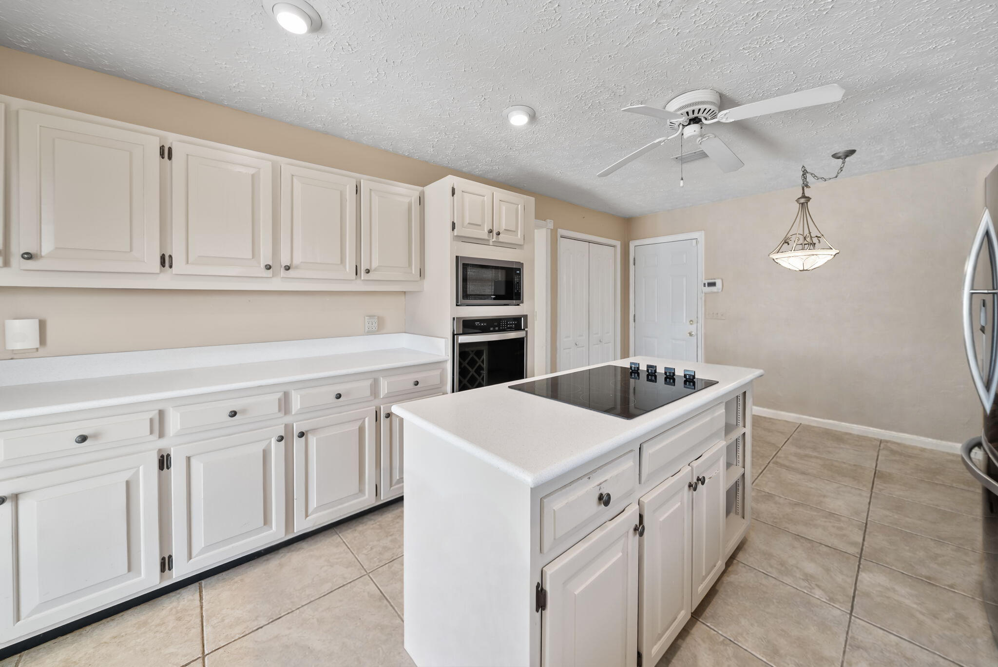2661 Island View Drive