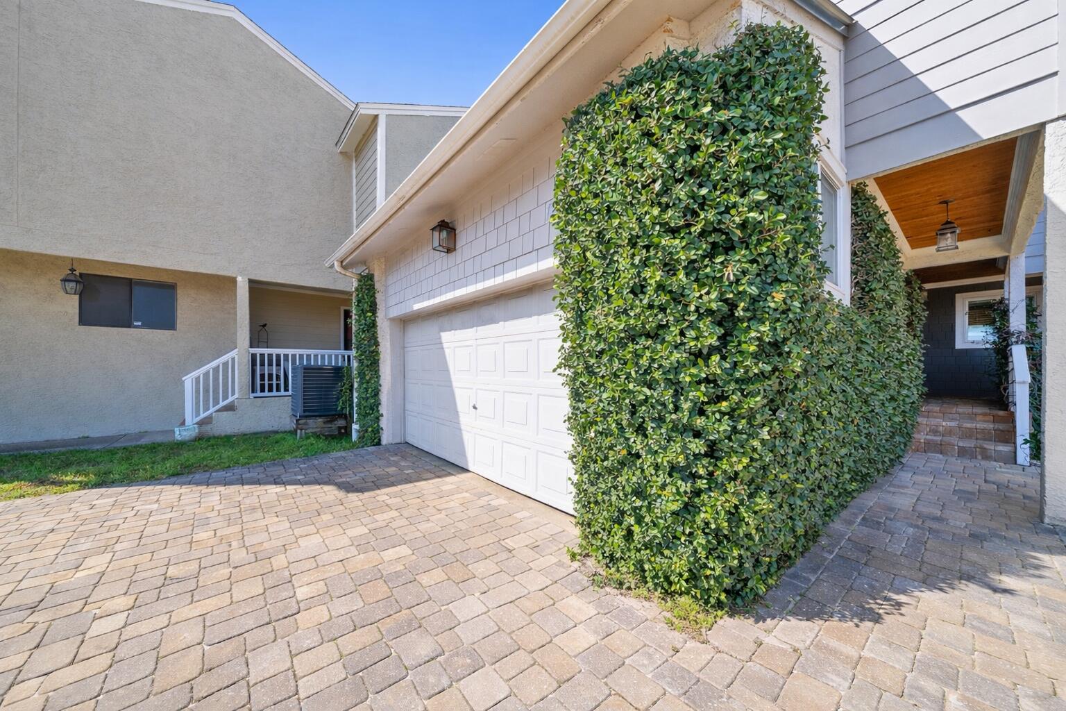 1251 Capri Drive