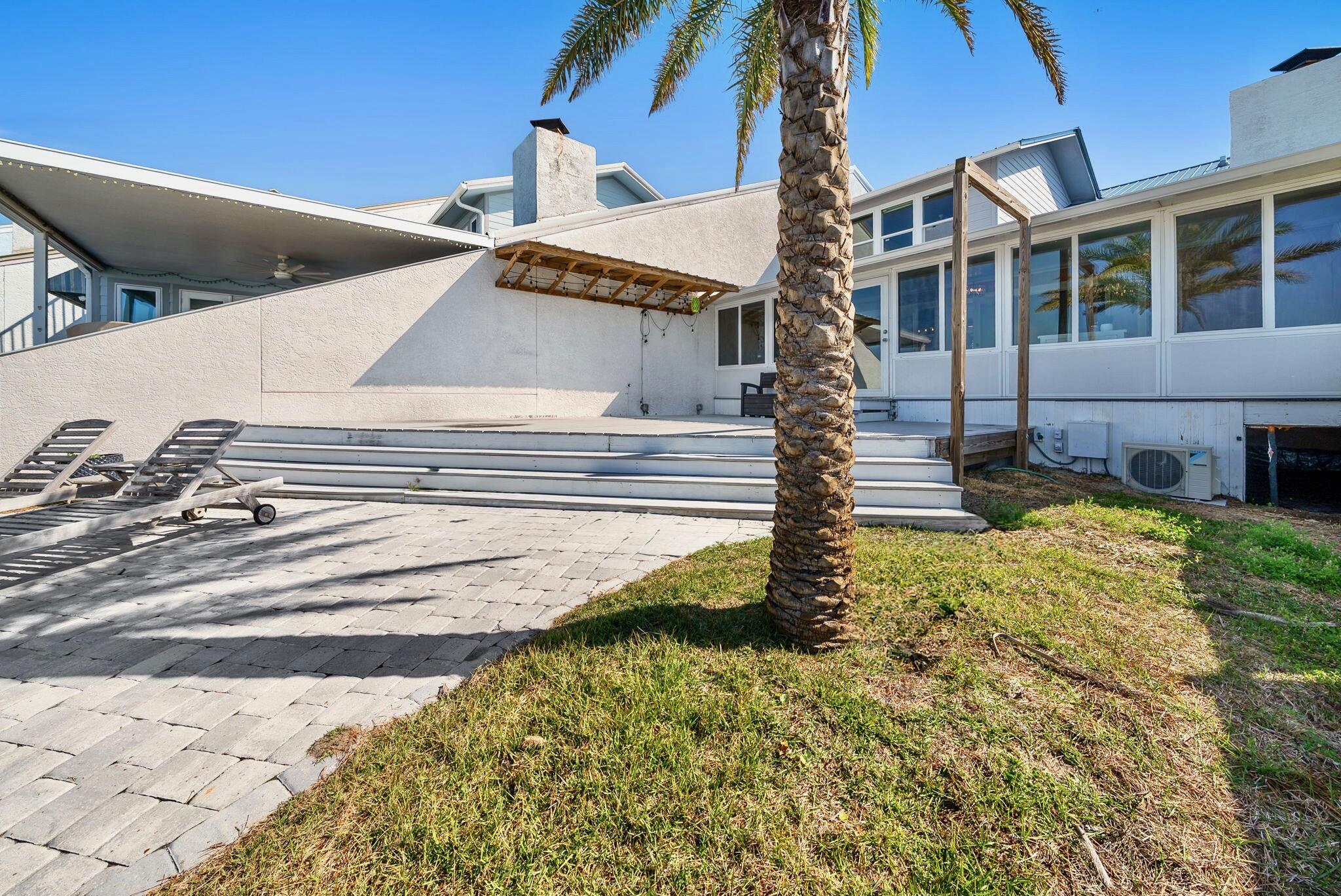 1251 Capri Drive