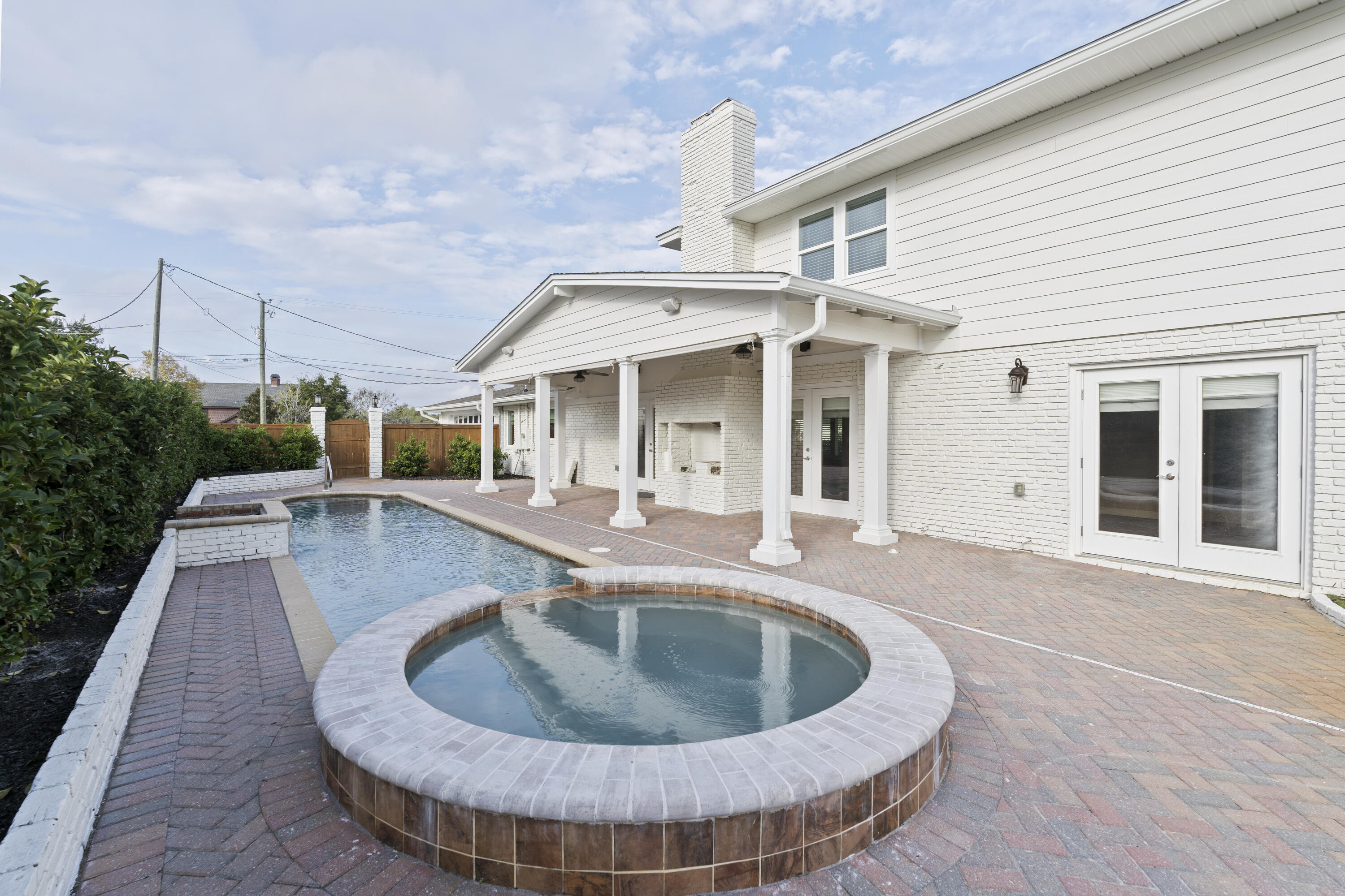 200 Hollis Avenue