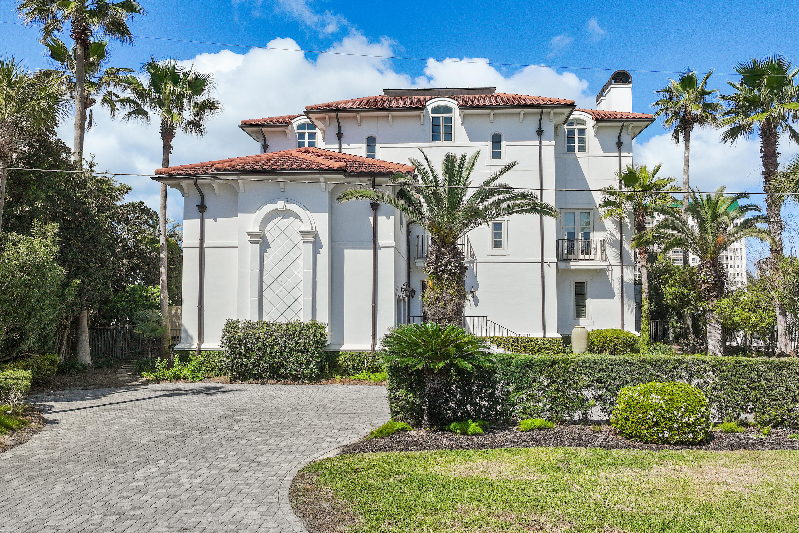 609 Lagoon Drive