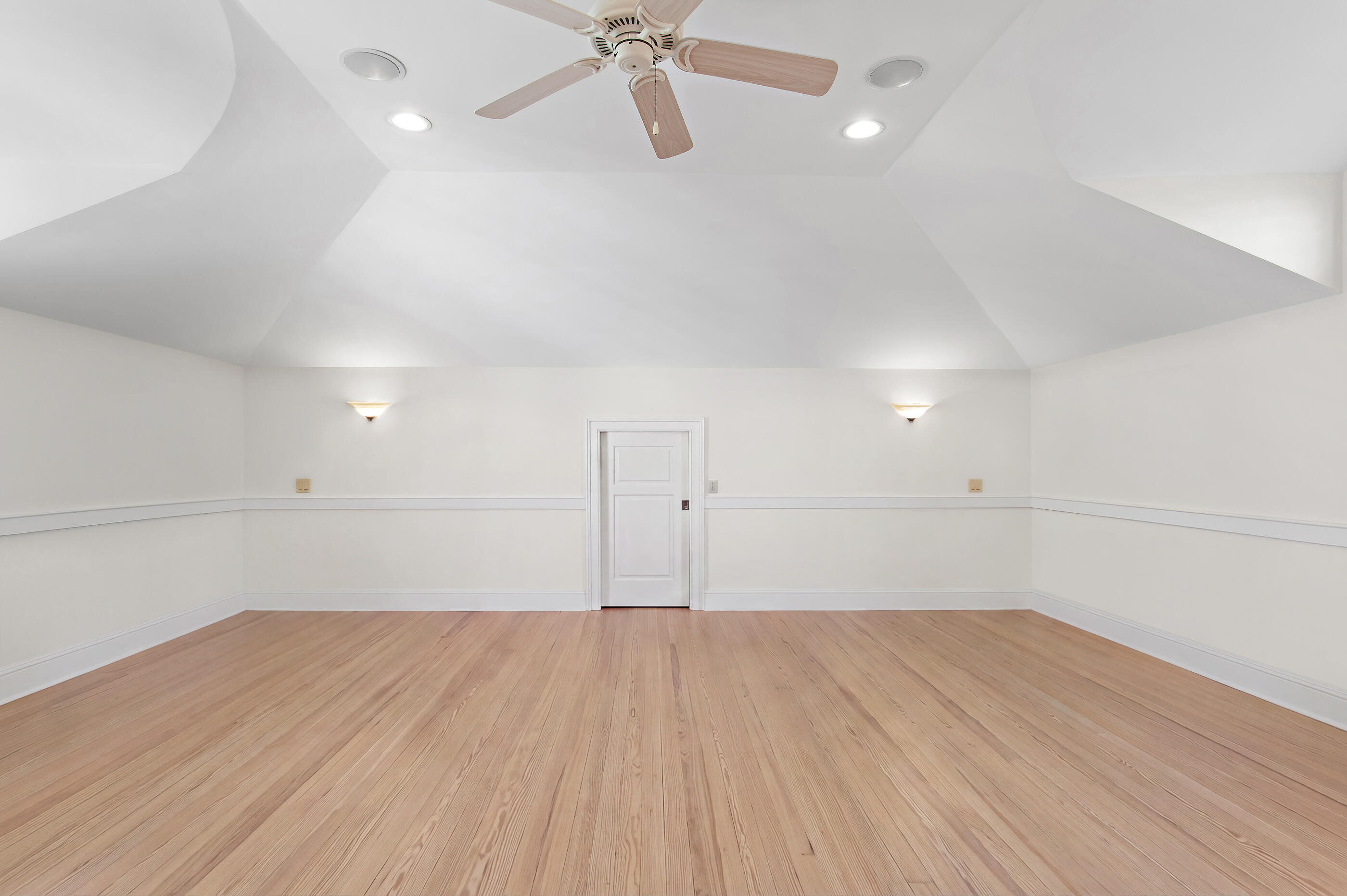 609 Lagoon Drive