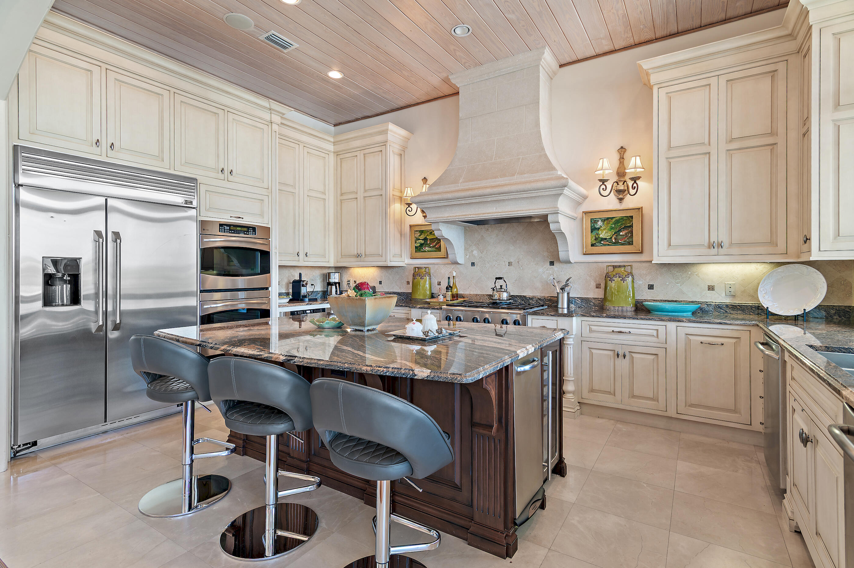 609 Lagoon Drive